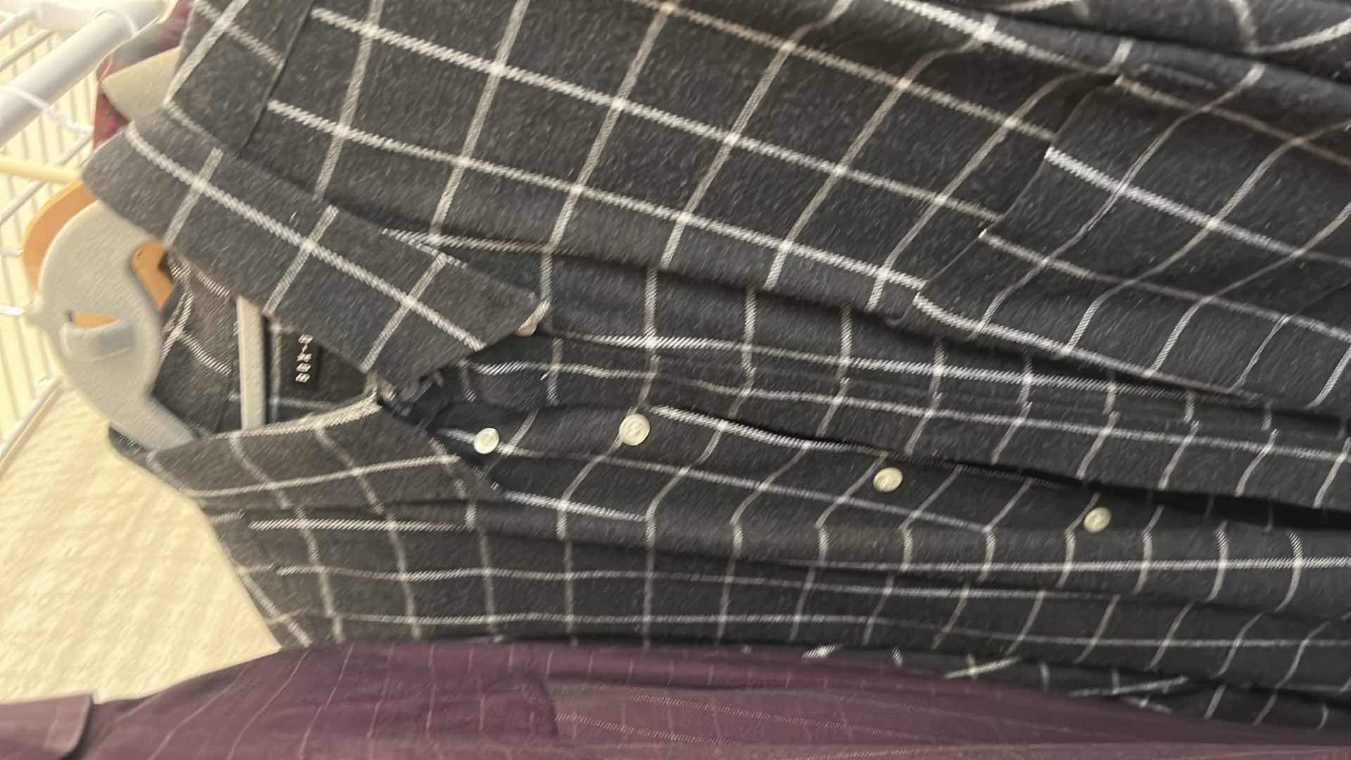 Photo 1 of 6 MENS CLASSIC BUTTON UP COLLARED DESIGNER SHIRTS SIZE LARGE