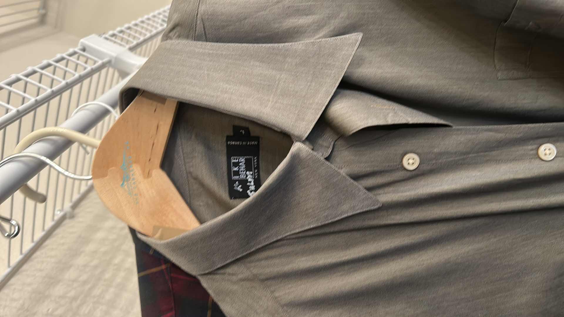 Photo 1 of 6 MENS CLASSIC BUTTON UP COLLARED DESIGNER SHIRTS SIZE LARGE