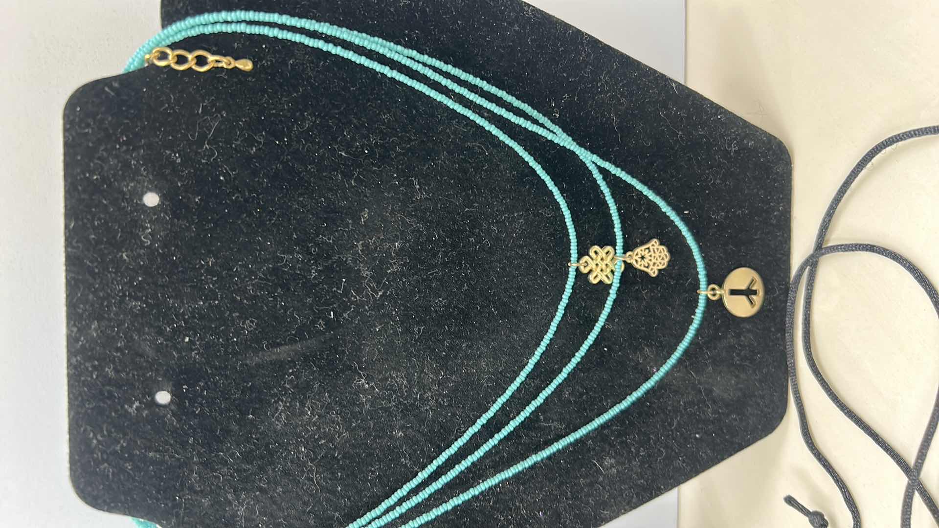 Photo 3 of COSTUME JEWELRY - 5 NECKLACES