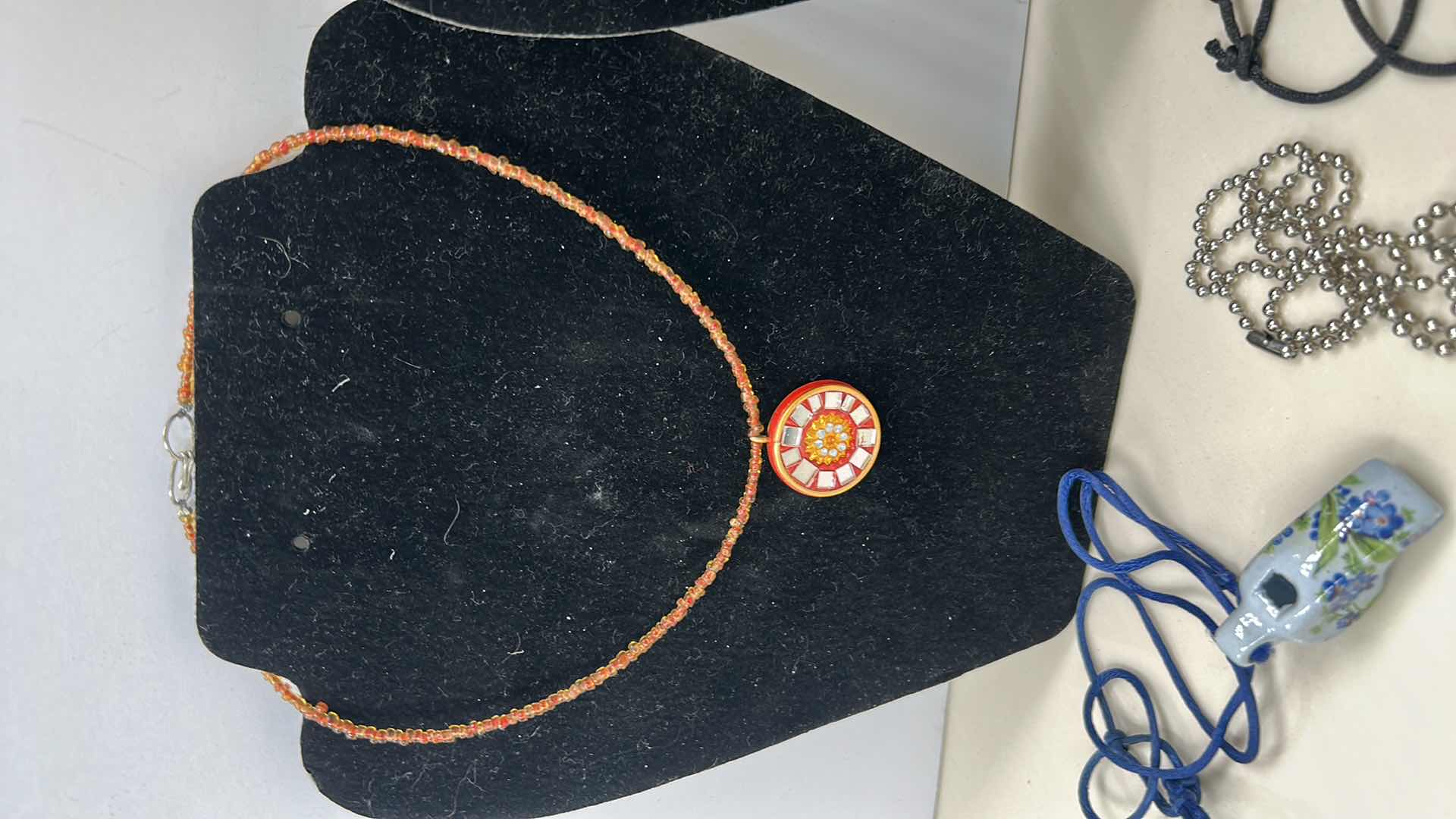 Photo 2 of COSTUME JEWELRY - 5 NECKLACES