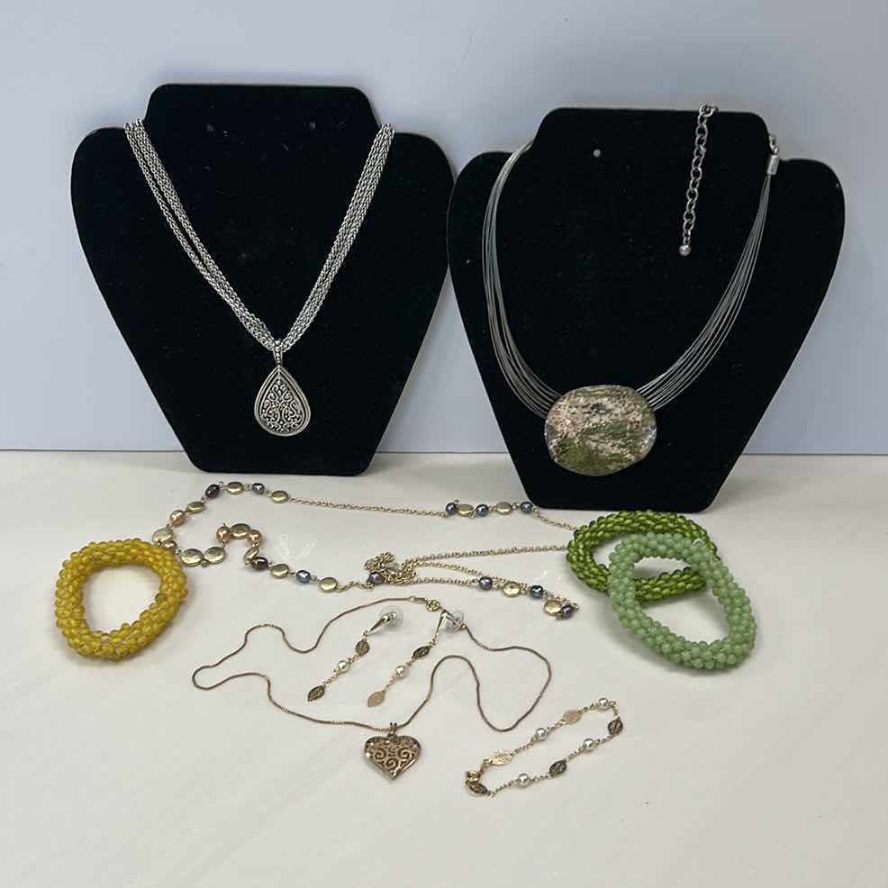 Photo 9 of COSTUME JEWELRY ASSORTMENT