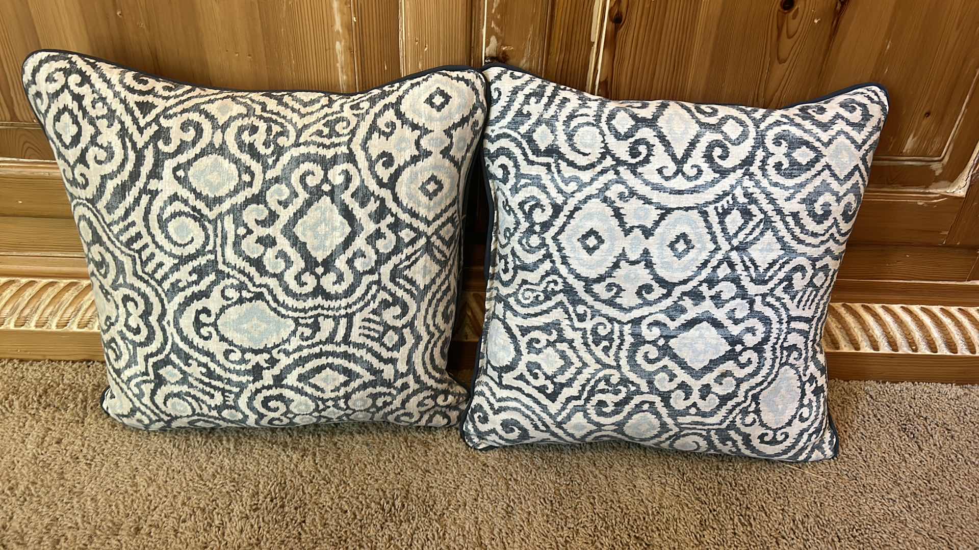 Photo 1 of 4 PILLOWS AND WOOL SCARF