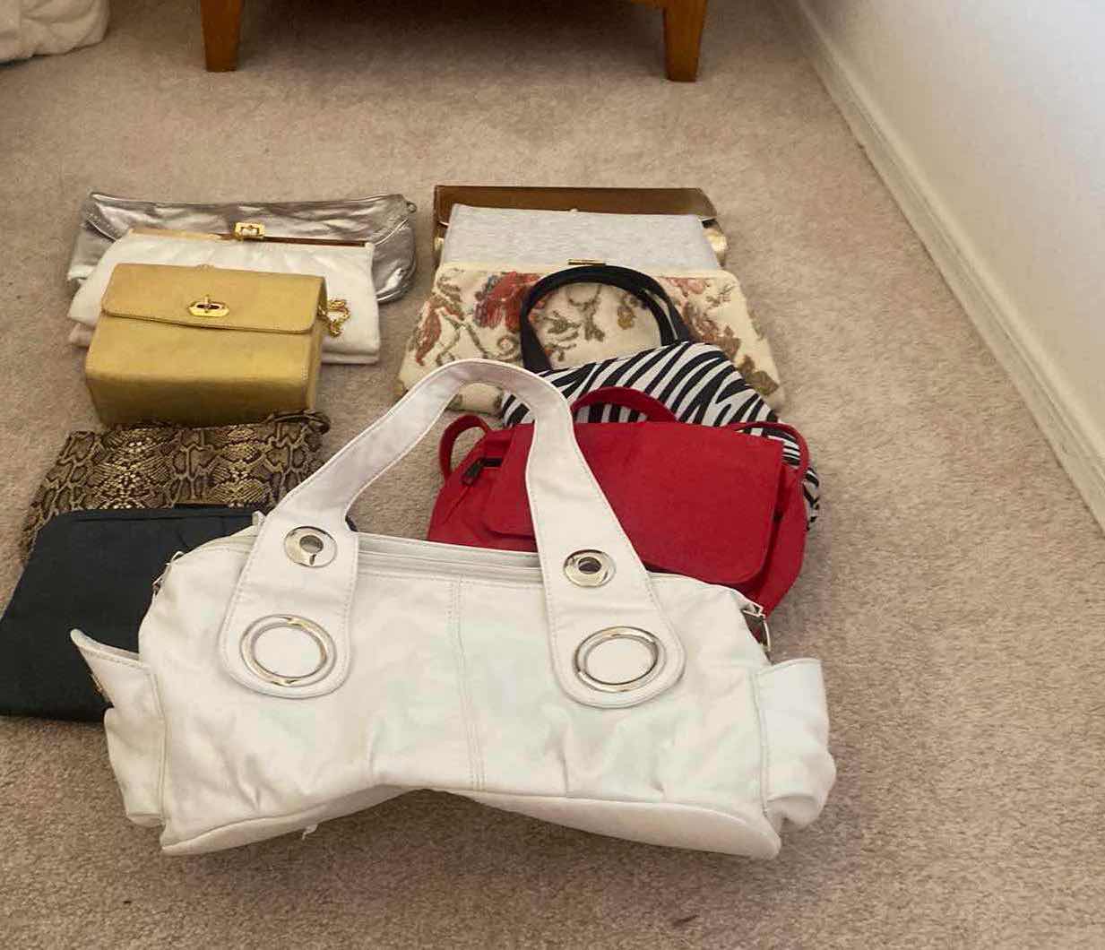 Photo 1 of 11 - WOMENS HANDBAGS 