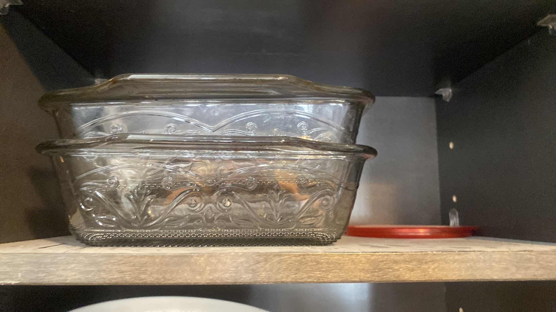 Photo 1 of CONTENTS KITCHEN CABINET-THOMSON POTTERY WHITE BOWLS & BAKEWARE