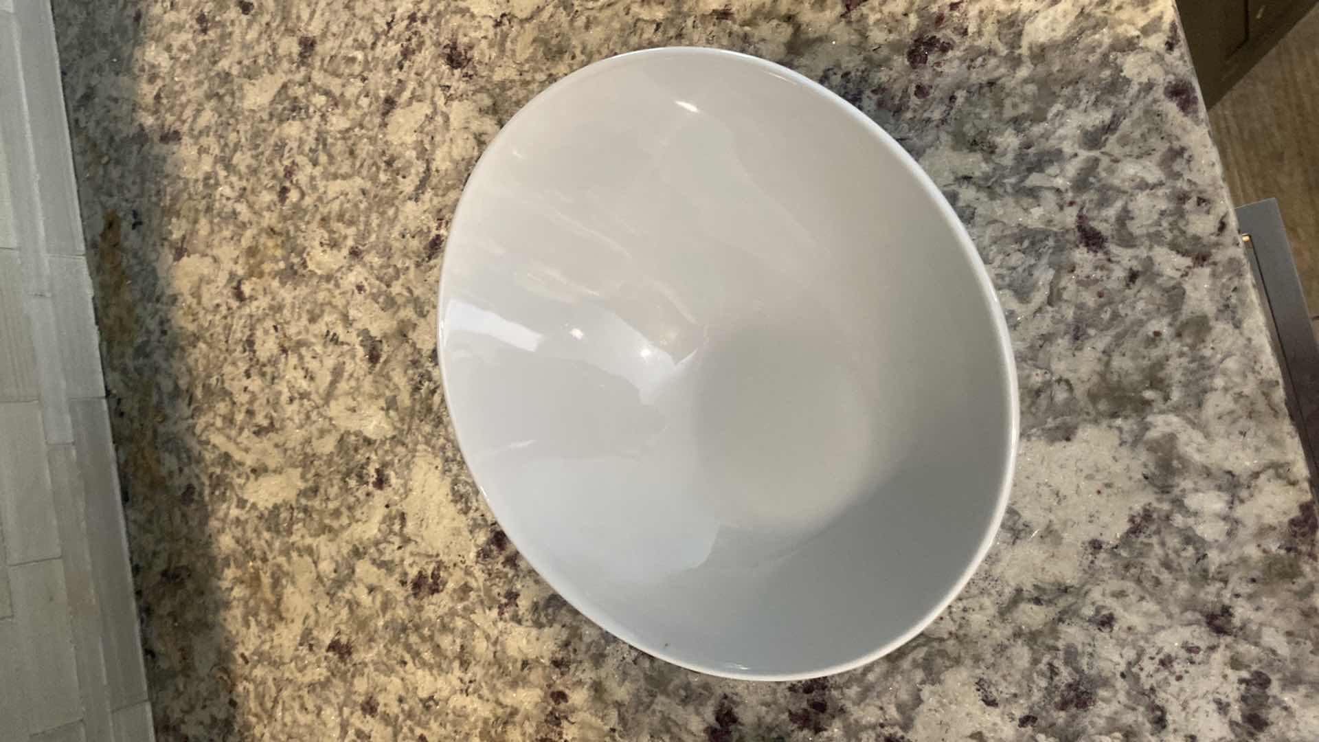 Photo 1 of CONTENTS KITCHEN CABINET-THOMSON POTTERY WHITE BOWLS & BAKEWARE