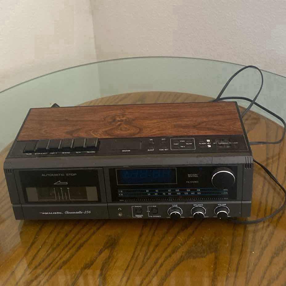 Photo 2 of REALISTIC CHRONOSETTE 256 RADIO  CASSETTE PLAYER