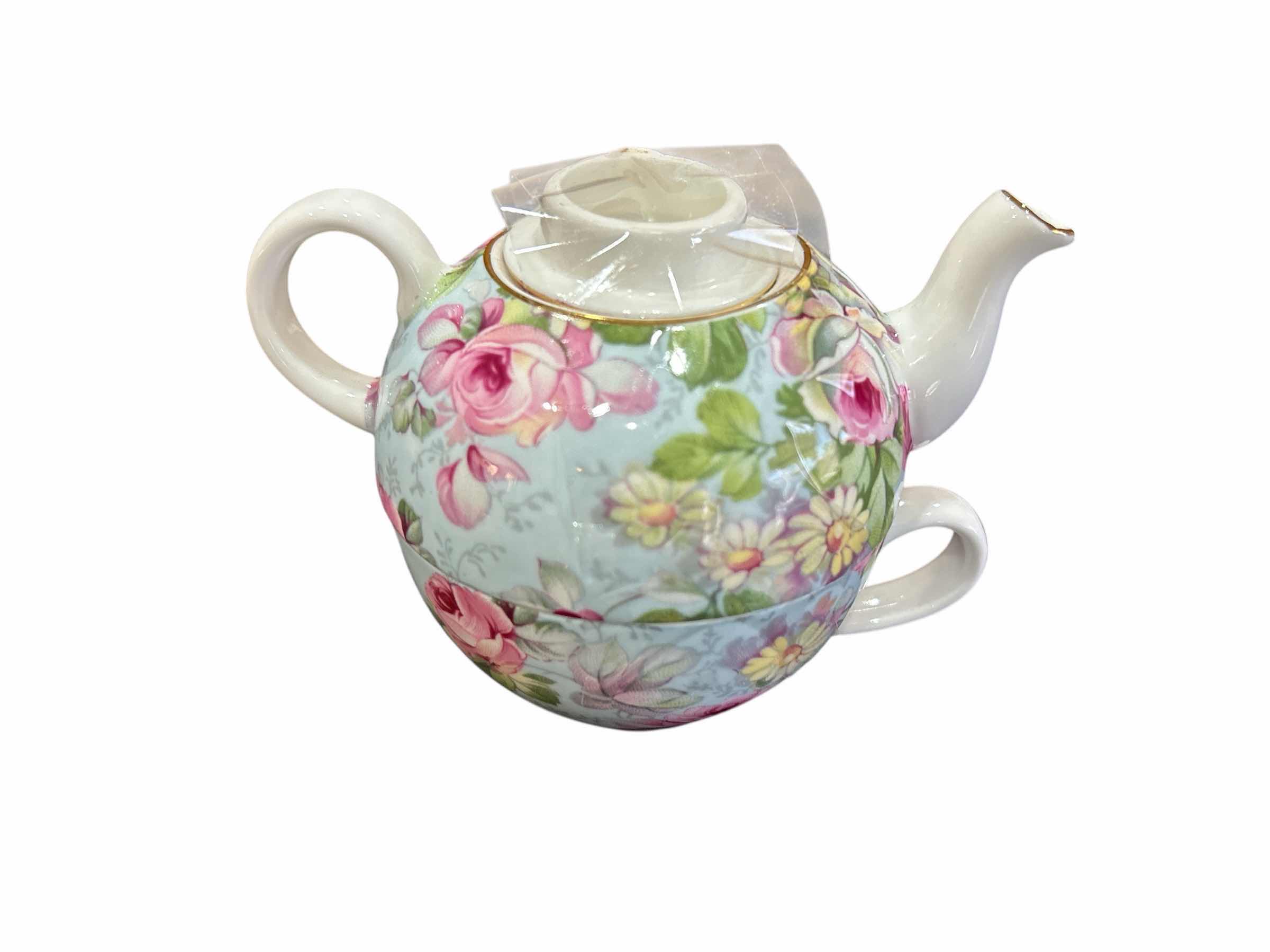 Photo 1 of BETHANY MADE IN STAFFIRDSHIRE ENGLAND FINE BONE CHINA SINGLE CUP TEA SET