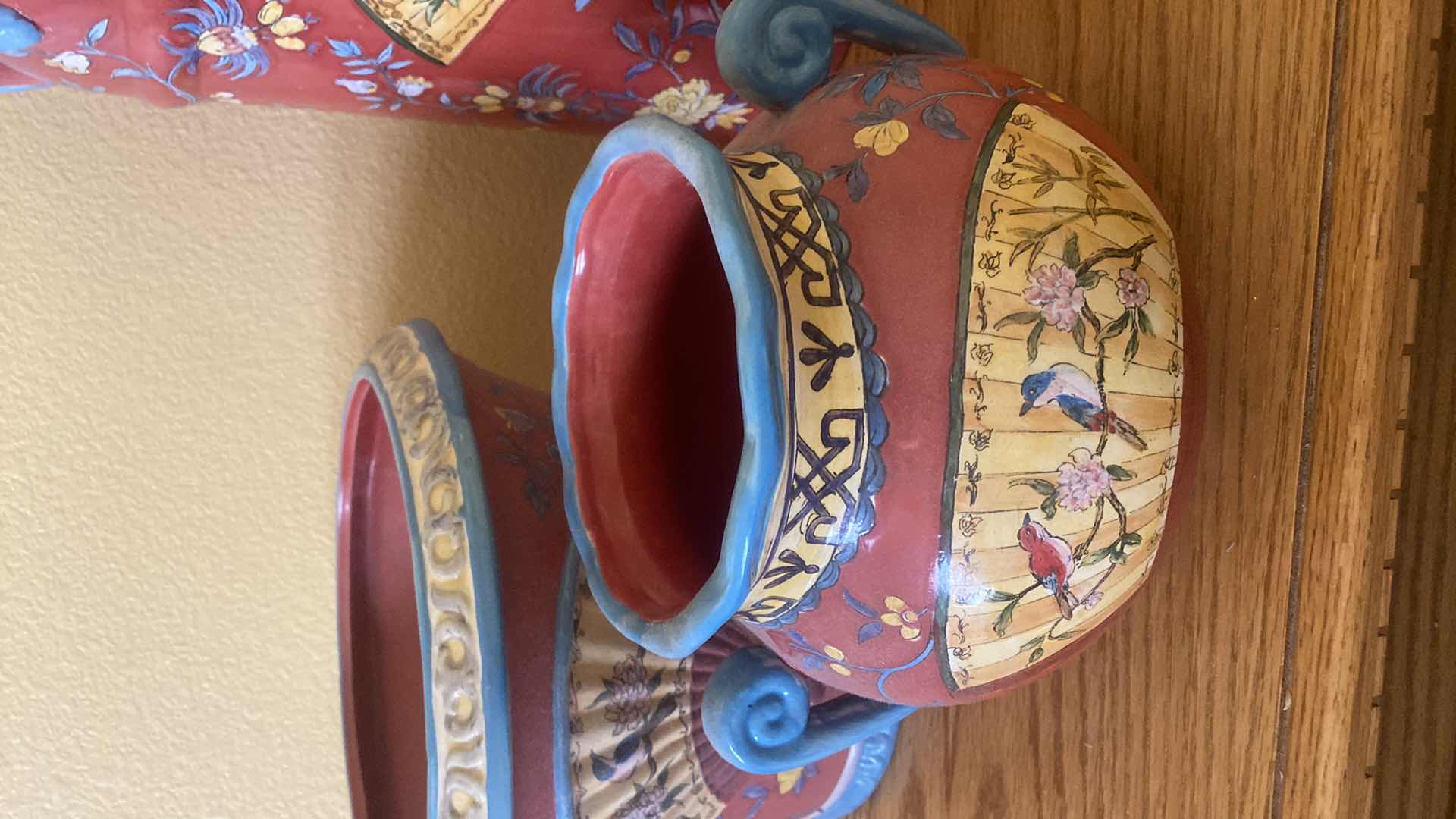 Photo 1 of 3 - CERAMIC POTS TALLEST 10” x 19”