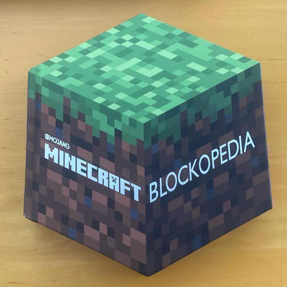 Photo 1 of MINECRAFT BLOCKOPEDIA BOOK IN BOX