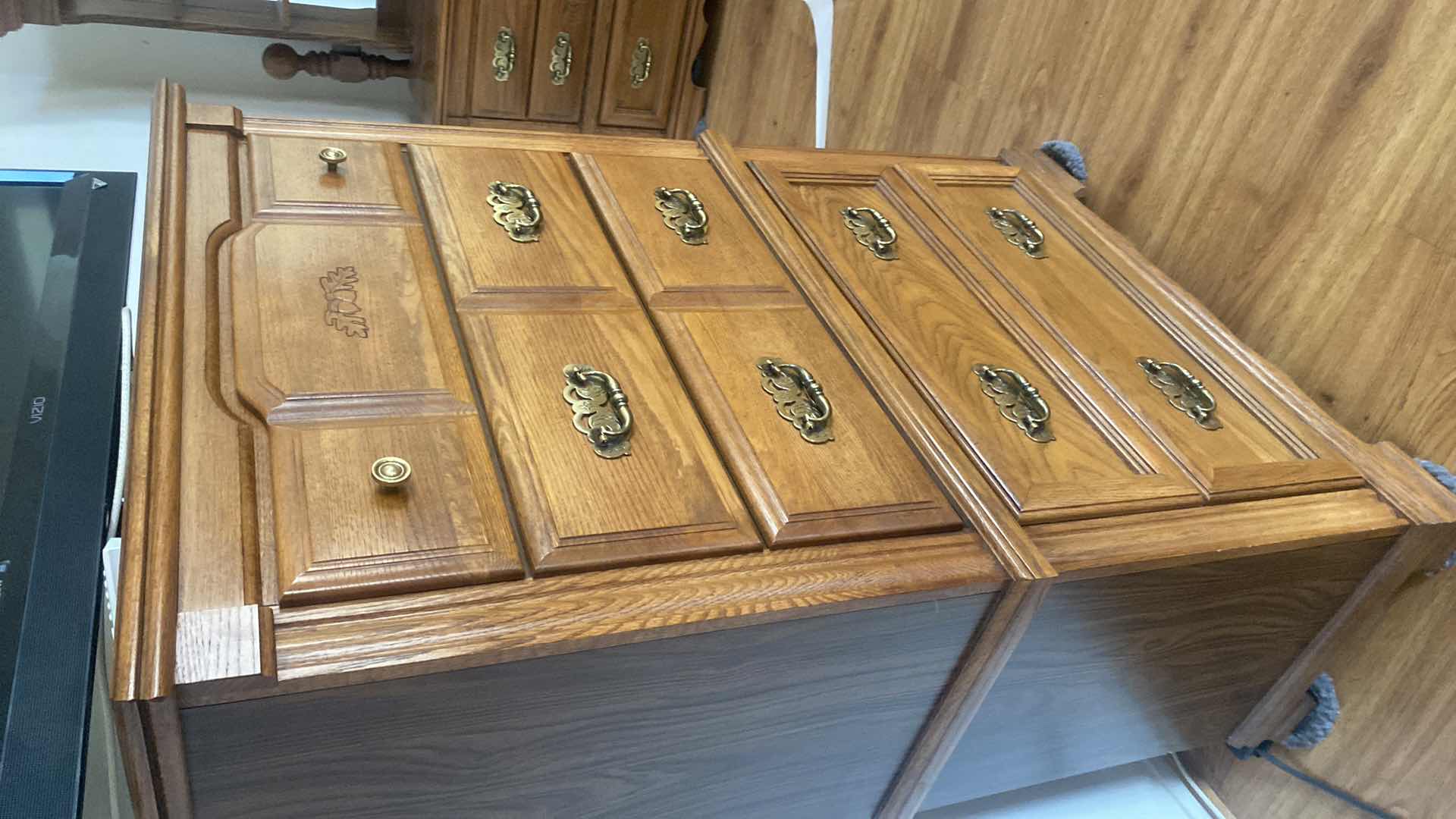 Photo 3 of BROYHILL OAK WOOD 5 DRAWER CHEST