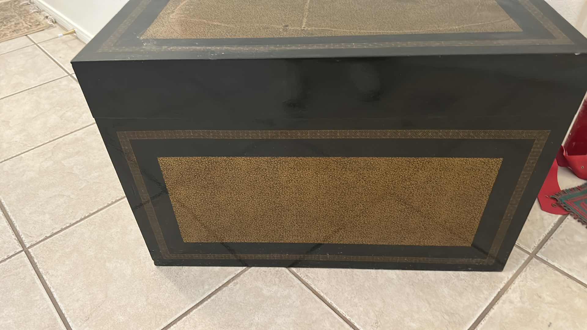 Photo 1 of HIGH GLOSS WOOD KEEPSAKE CHEST 29.5” x 20.75” x H19.75”