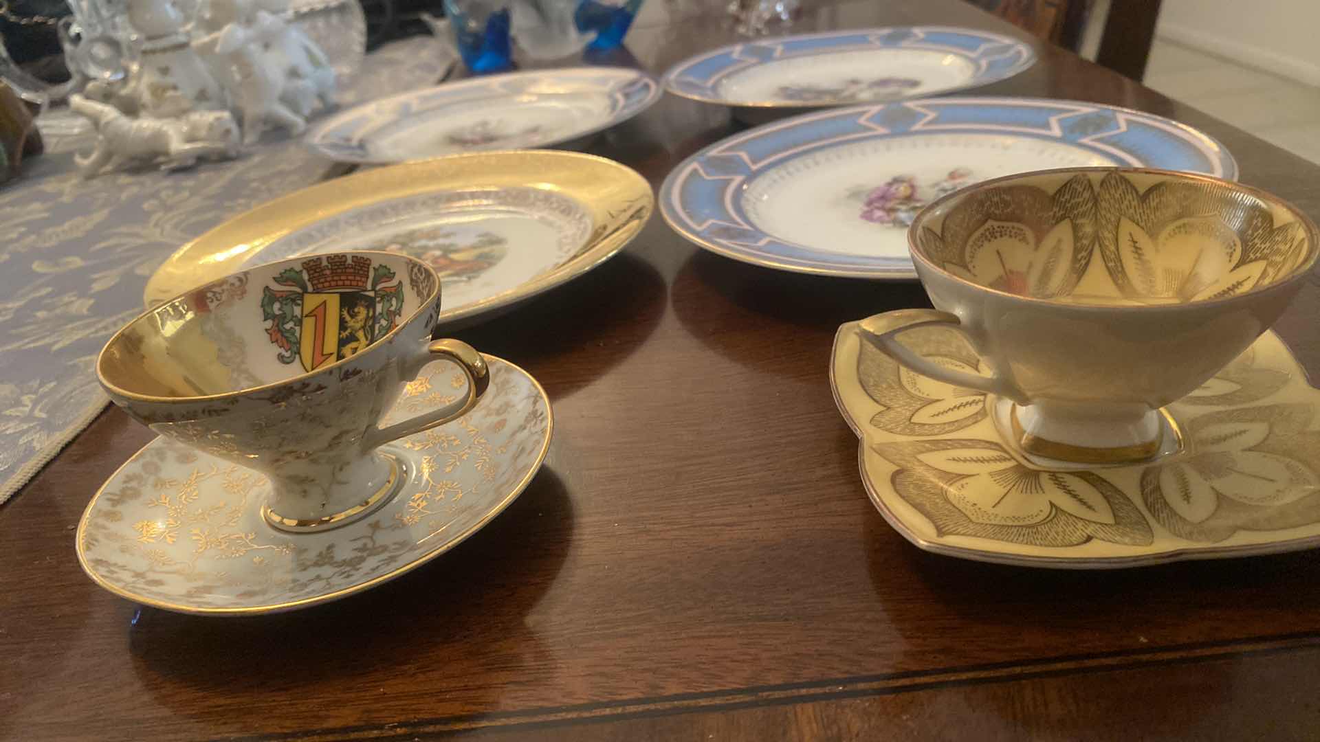 Photo 2 of 2 TEA CUPS & 4 COLLECTOR PLATES 8”