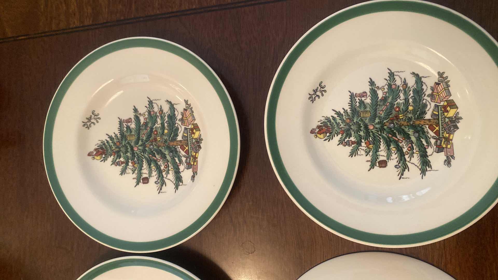 Photo 1 of 4 SPODE CHRISTMAS TREE PLATES 6 1/2”