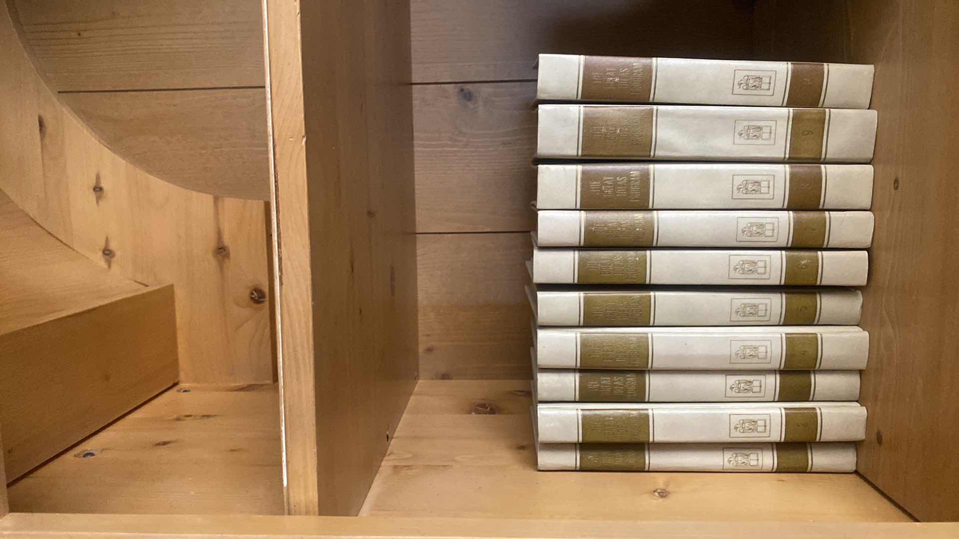 Photo 1 of BOOKS - THE GREAT IDEAS PROGRAM VOLUMES 1-10