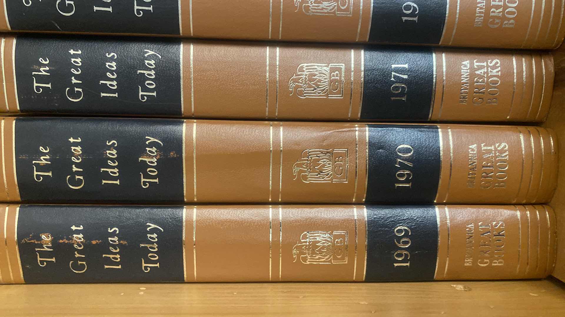 Photo 1 of BOOKS - THE GREAT IDEAS TODAY BRITANNICA GREAT BOOKS YEARS 1969 to 1974