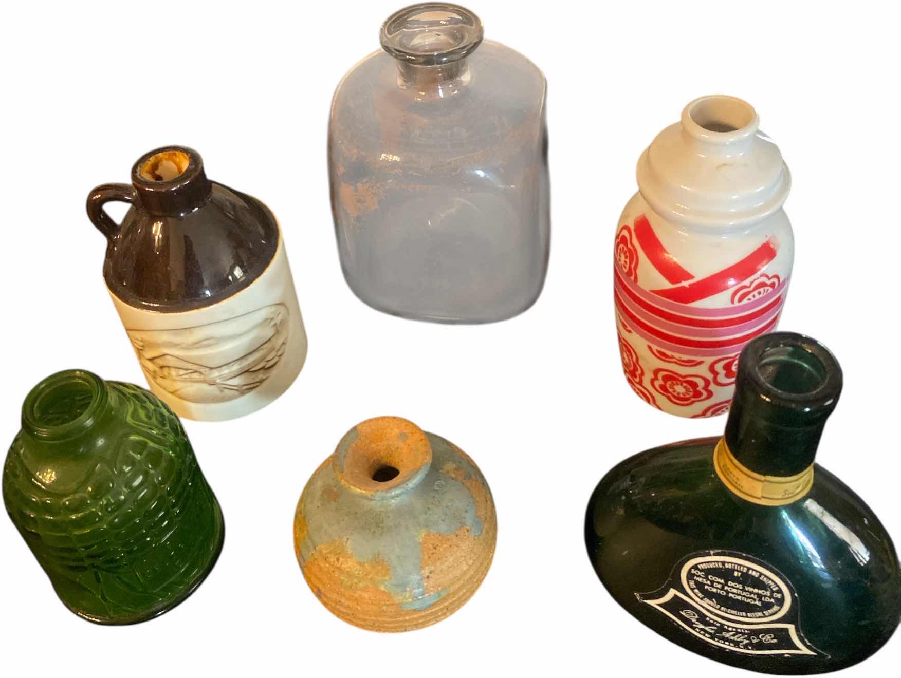 Photo 1 of 6 - SMALL BOTTLES/VASES TALLEST H5 1/2”