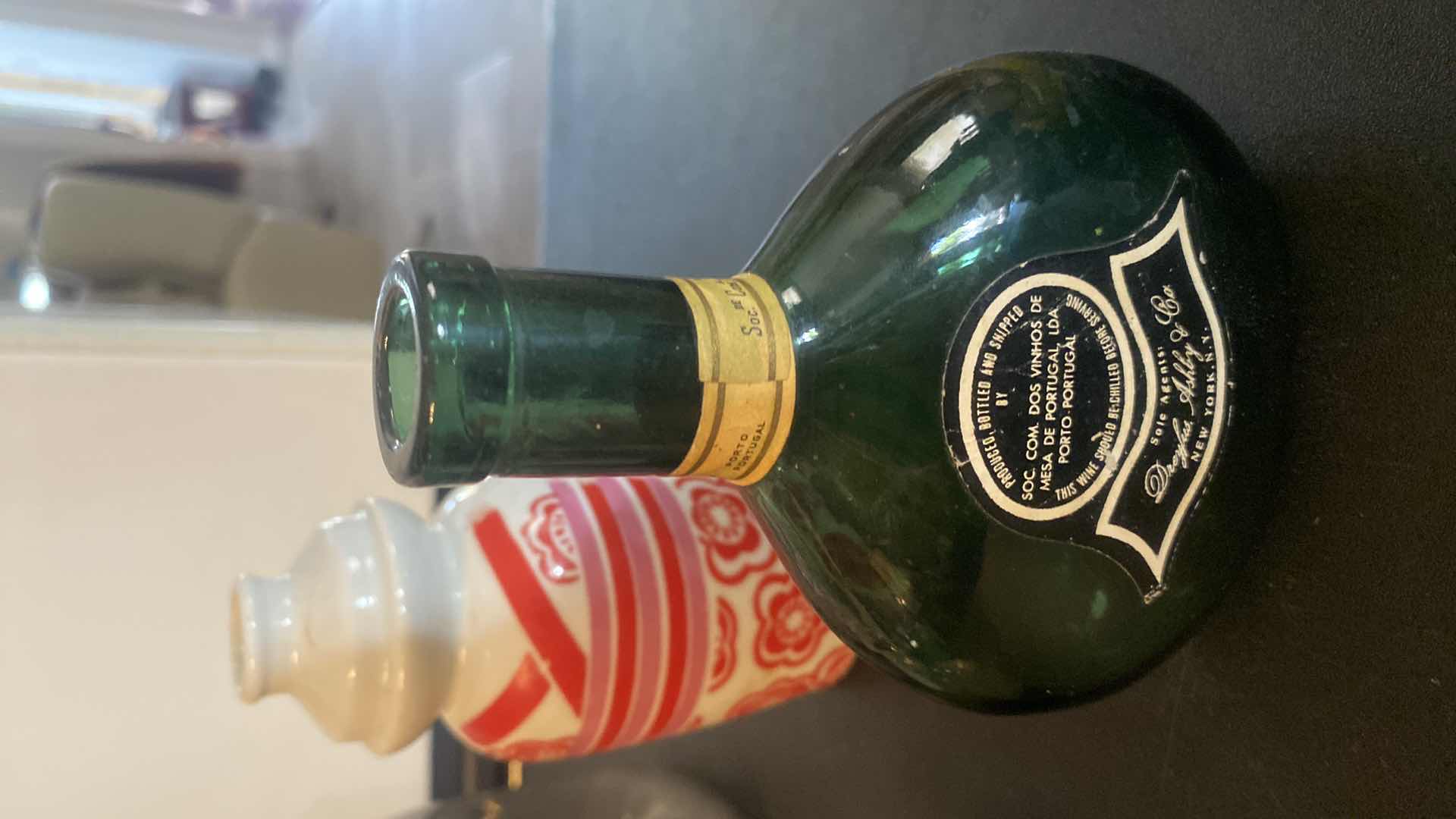 Photo 1 of 6 - SMALL BOTTLES/VASES TALLEST H5 1/2”