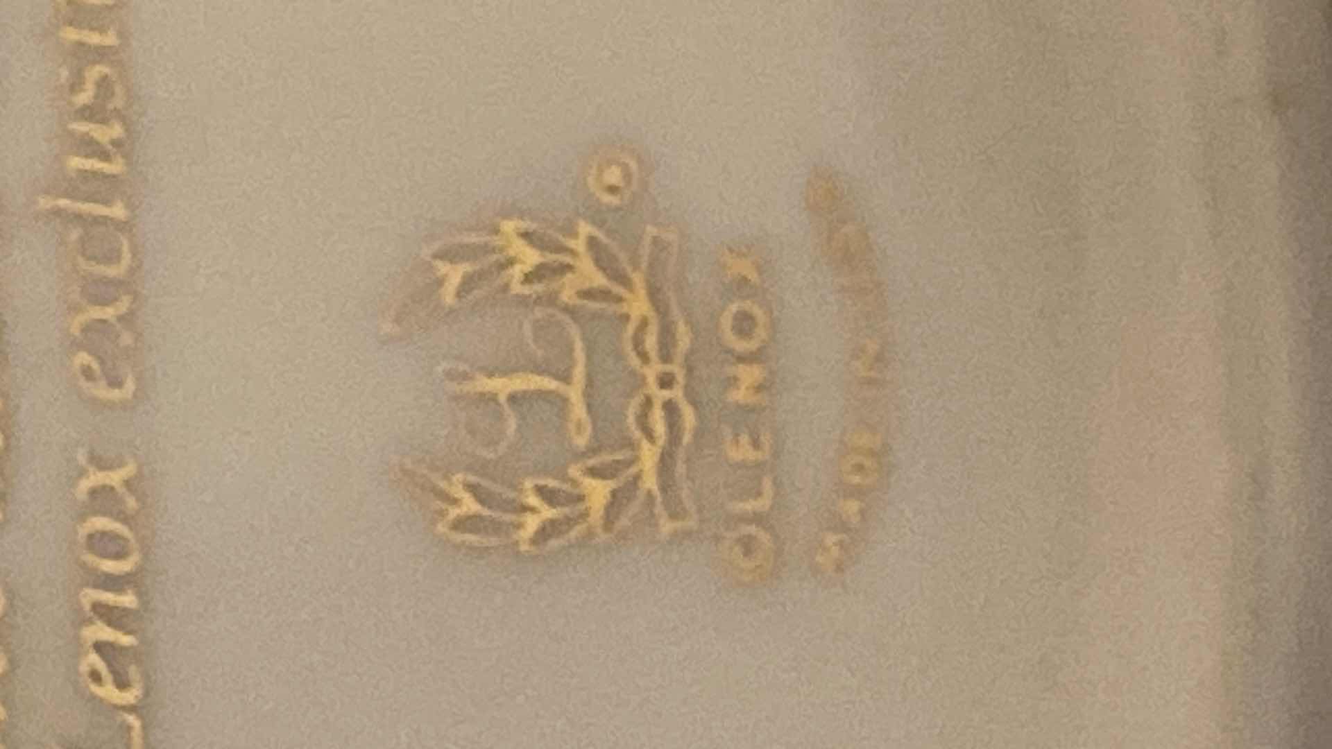 Photo 1 of 2 - AVON LENOX BOWLS 9 1/4”