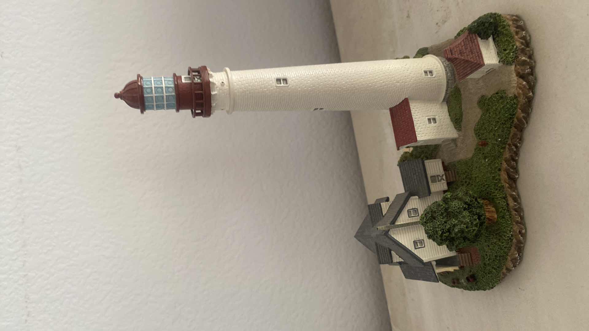 Photo 1 of 5 - LIGHT HOUSE DECOR LARGEST 9” x 5 1/2”