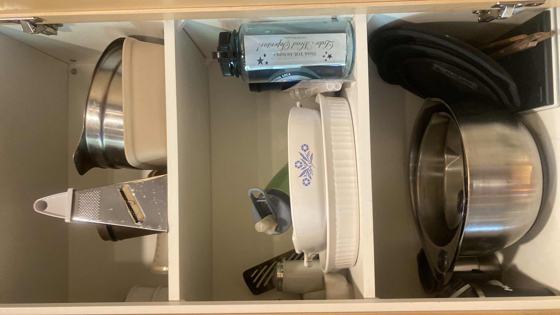 Photo 1 of CONTENTS OF KITCHEN CABINET - MIXING BOWLS BAKEWARE TOOLS