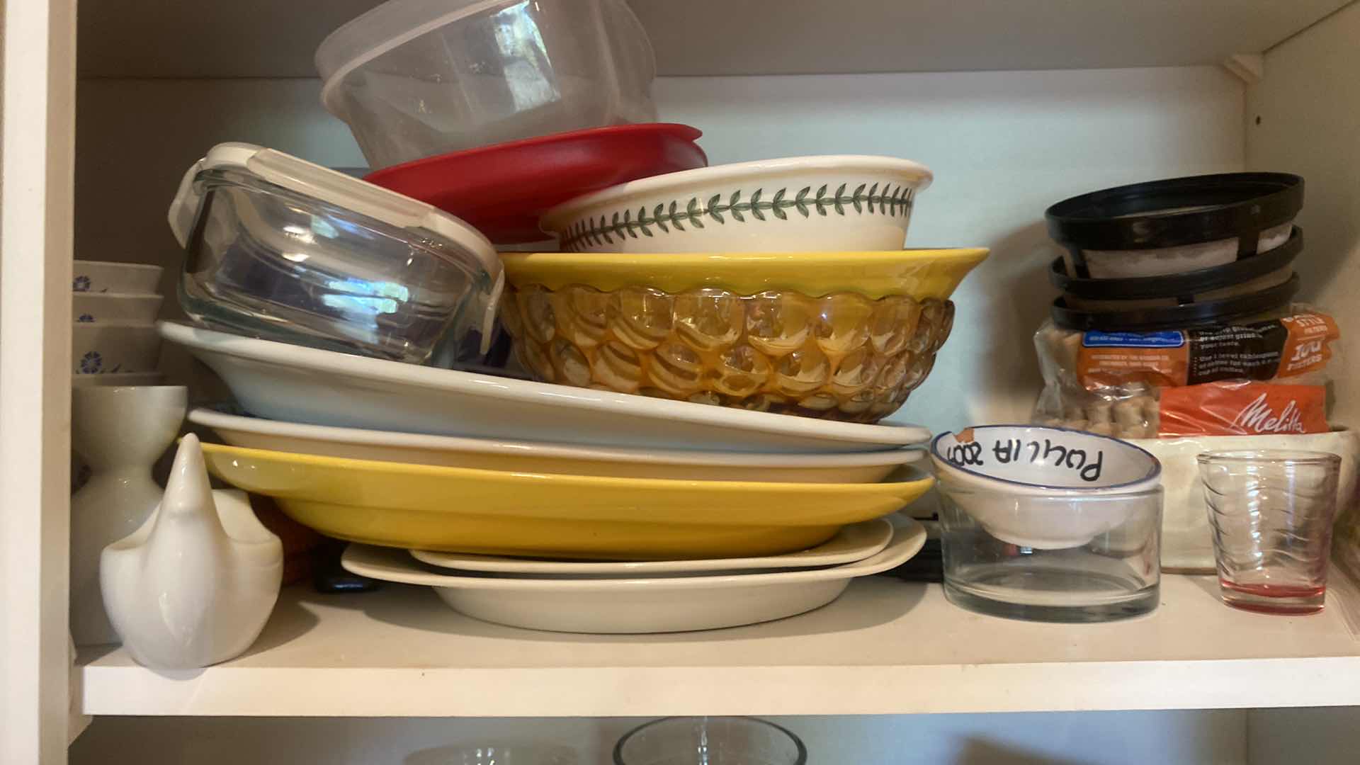 Photo 1 of CONTENTS OF KITCHEN CABINET - BOWLS GLASSWARE STORAGE