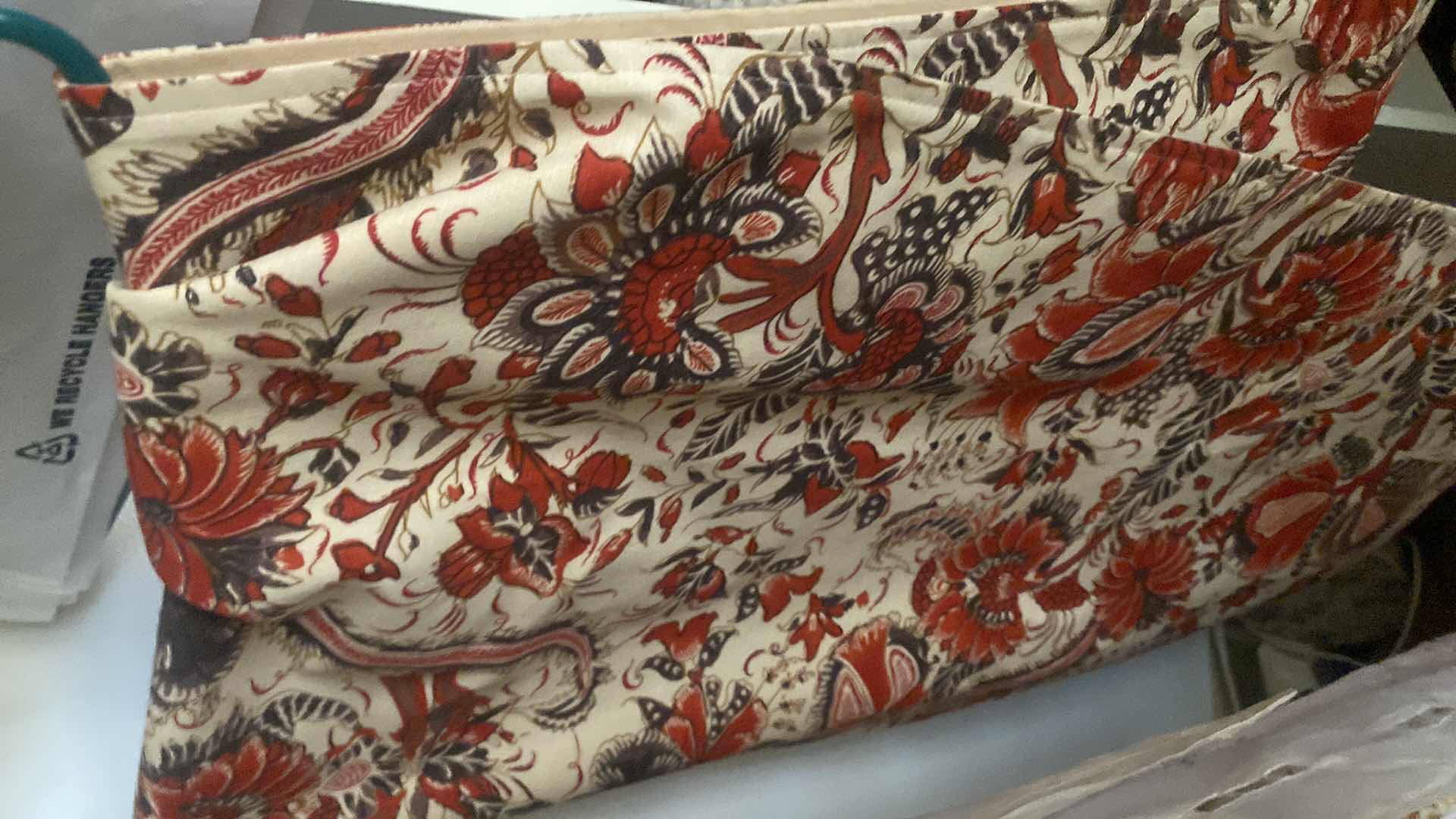 Photo 1 of 7 - TABLE RUNNERS