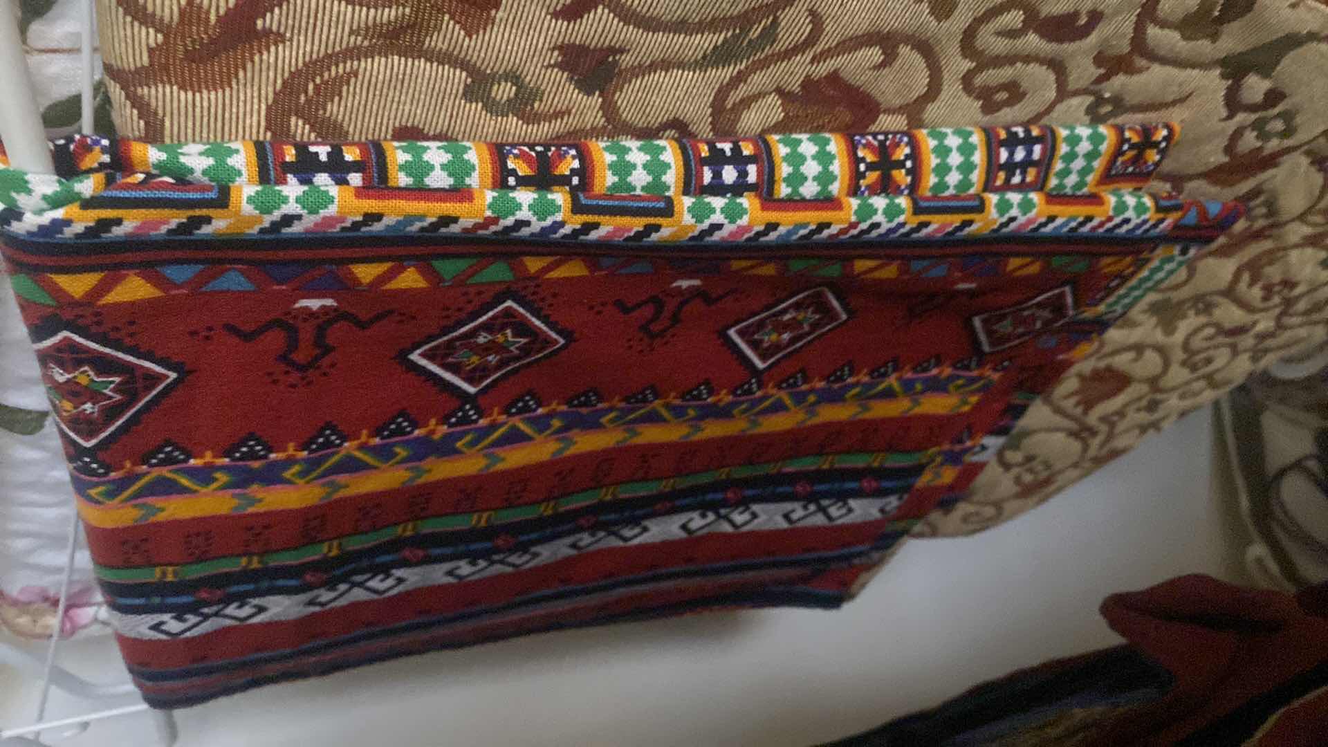 Photo 1 of 7 - TABLE RUNNERS