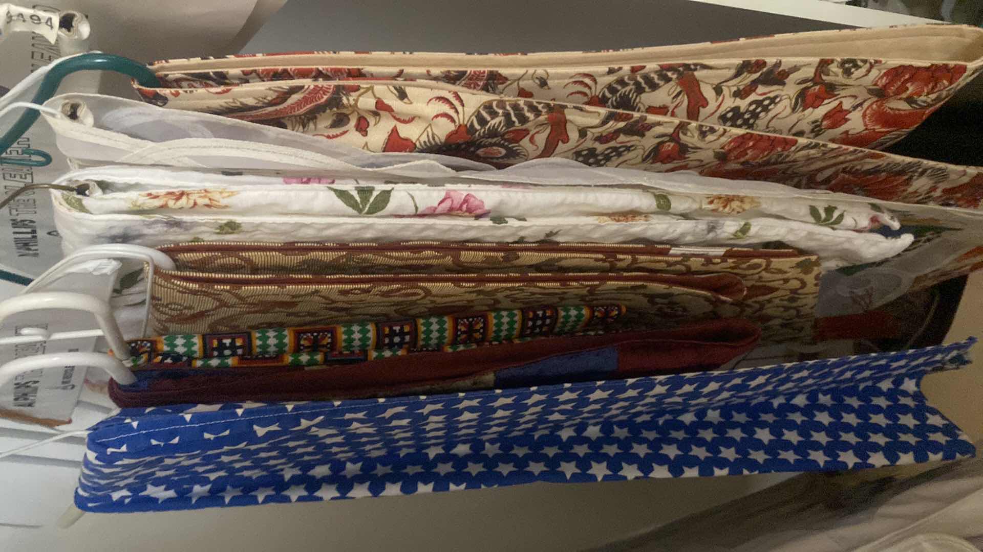 Photo 1 of 7 - TABLE RUNNERS