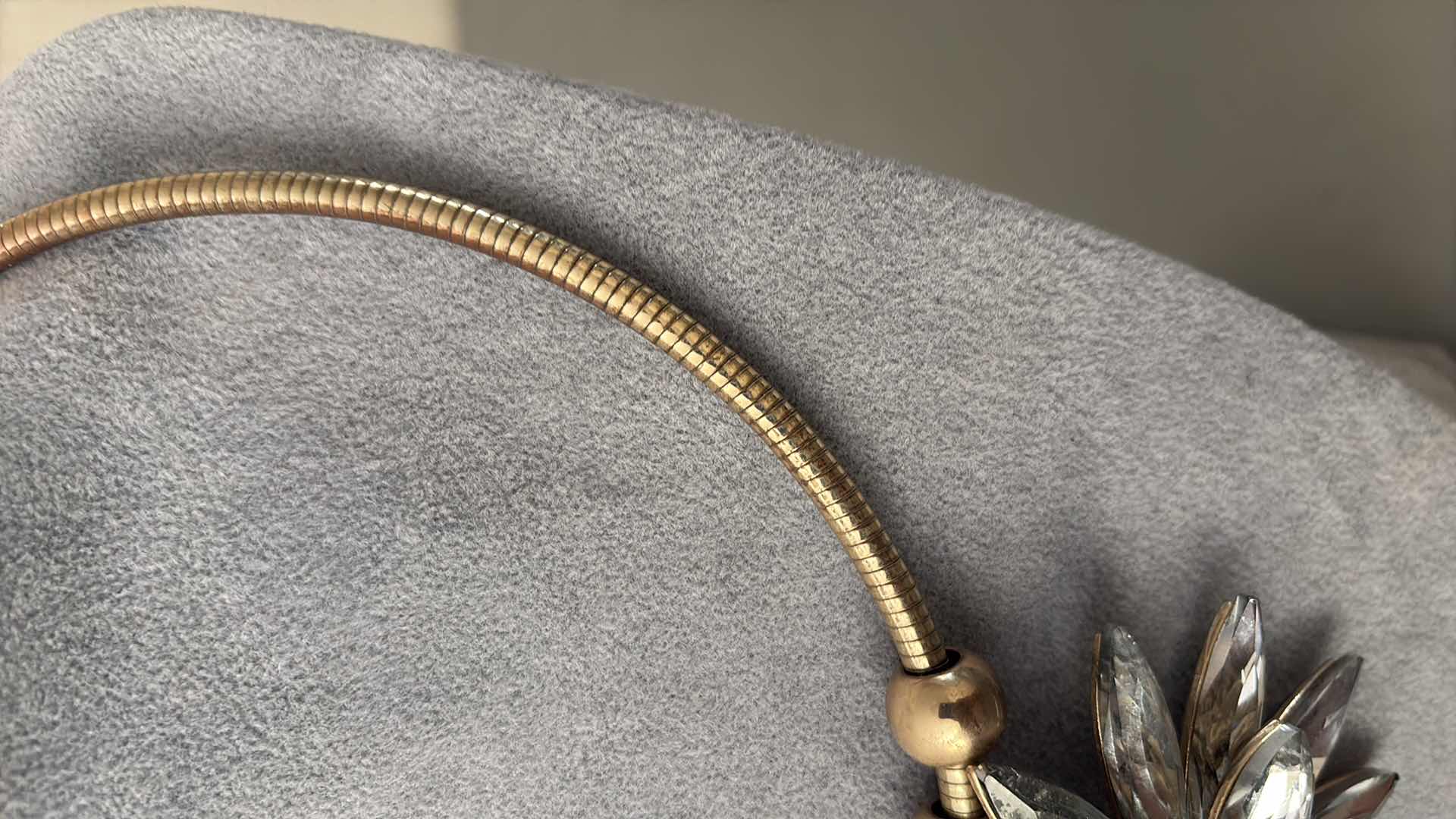 Photo 1 of COSTUME JEWELRY STARBURST NECKLACE