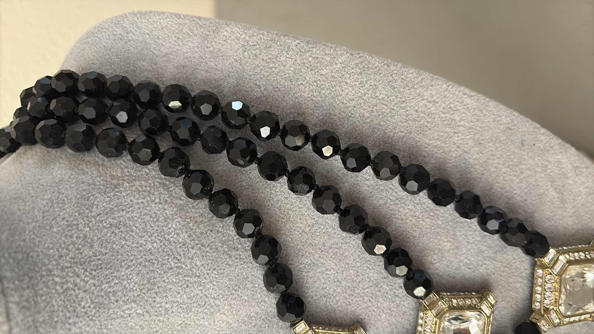 Photo 1 of HEIDI DAUS COSTUME JEWELRY NECKLACE WITH EARRINGS