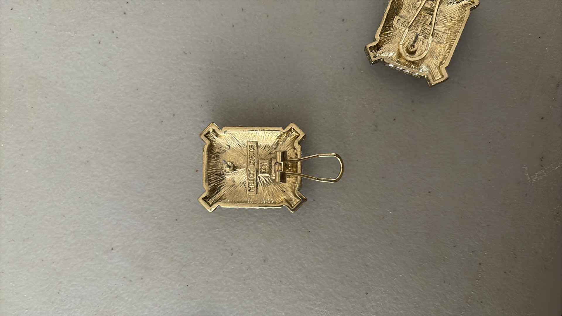 Photo 4 of HEIDI DAUS COSTUME JEWELRY NECKLACE WITH EARRINGS