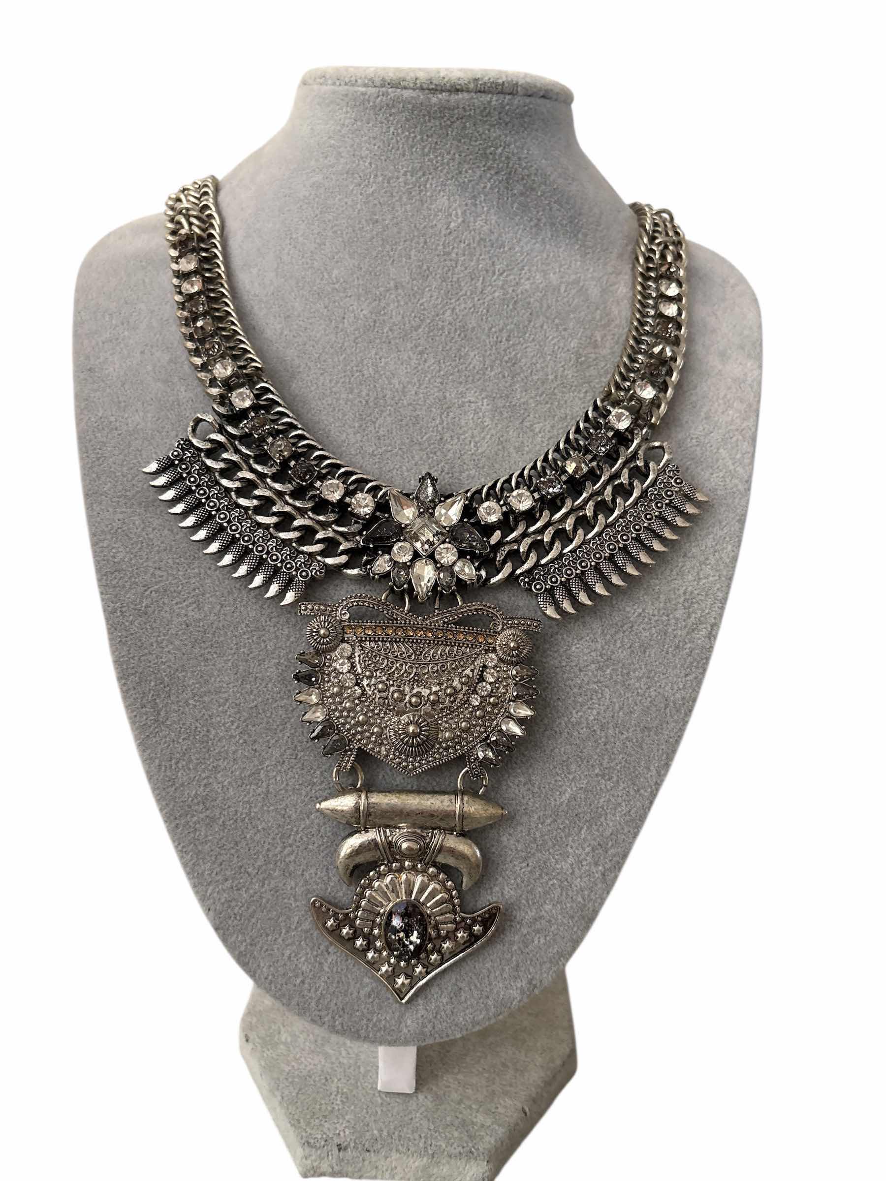 Photo 1 of COSTUME JEWELRY TRIBAL NECKLACE