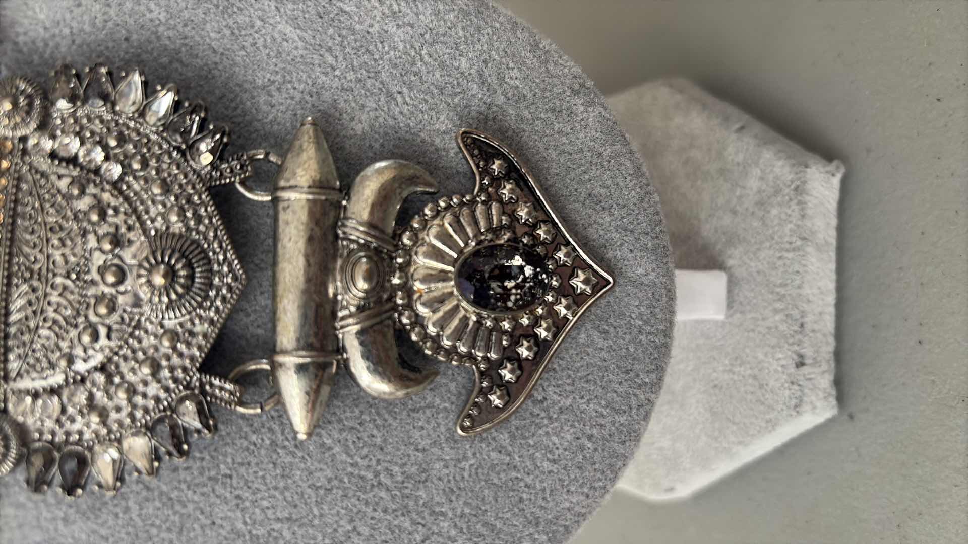 Photo 1 of COSTUME JEWELRY TRIBAL NECKLACE