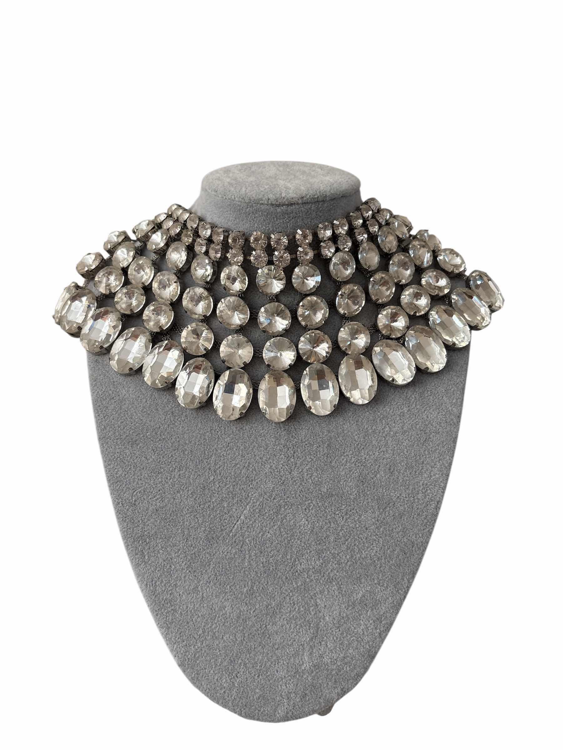 Photo 1 of COSTUME JEWELRY CHOKER STYLE NECKLACE