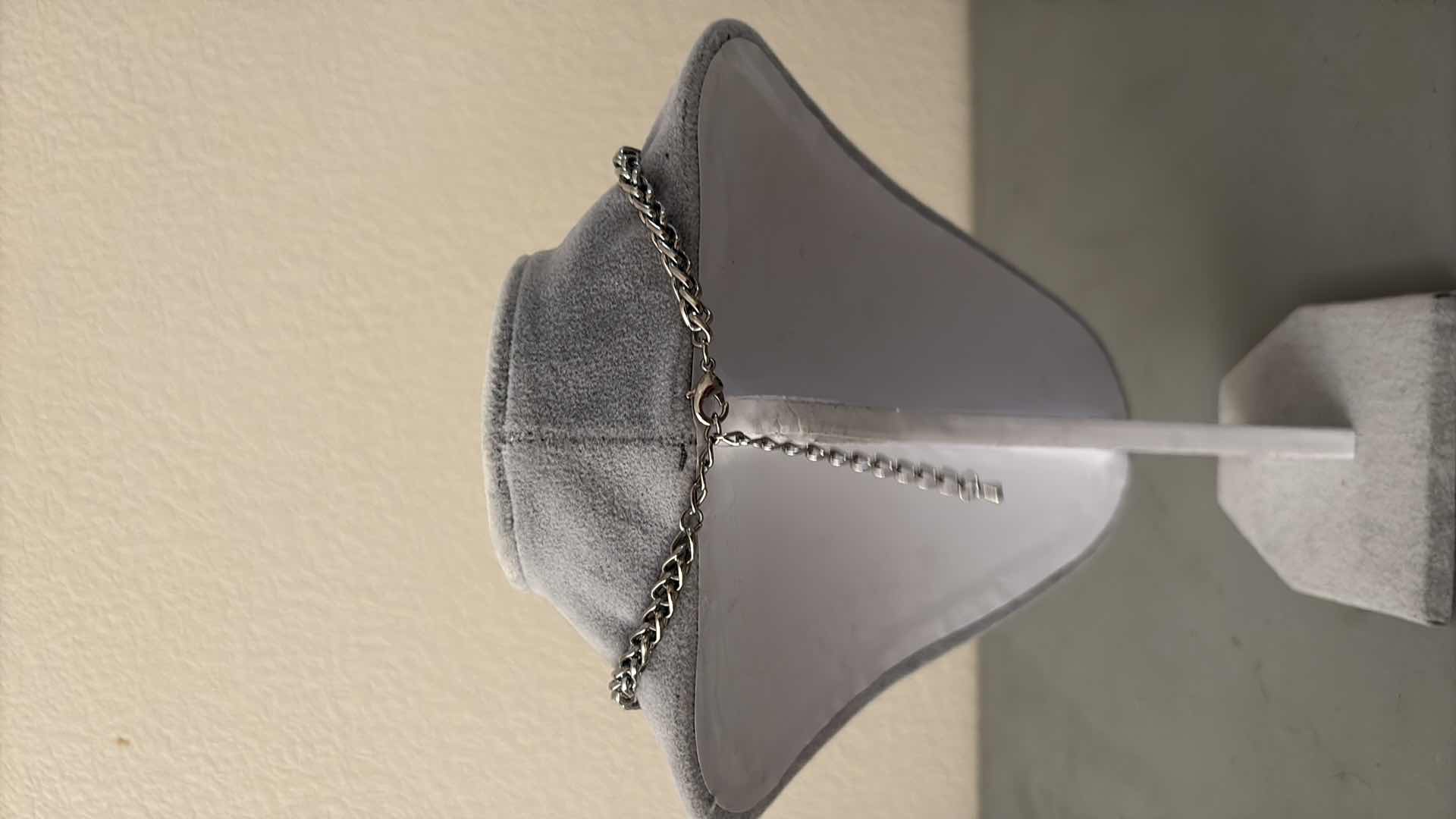 Photo 1 of COSTUME JEWELRY NECKLACE