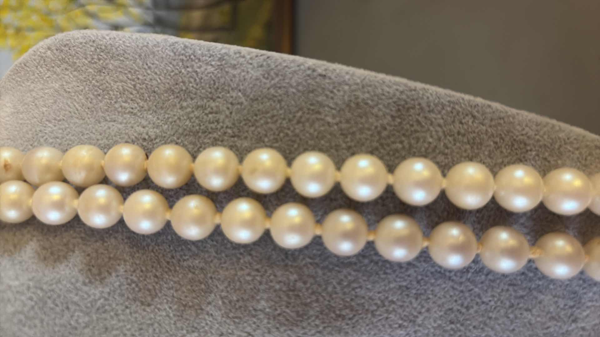 Photo 1 of FAUX PEARL NECKLACE 28”