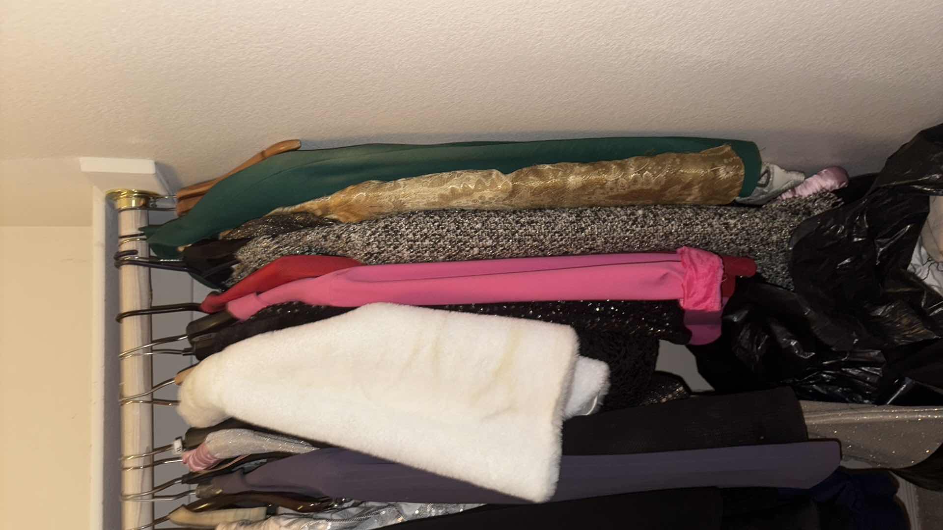 Photo 5 of CLOSET OF WOMENS USED CLOTHING SIZES AND MEDIUM , LARGE AND EXTRA LARGE