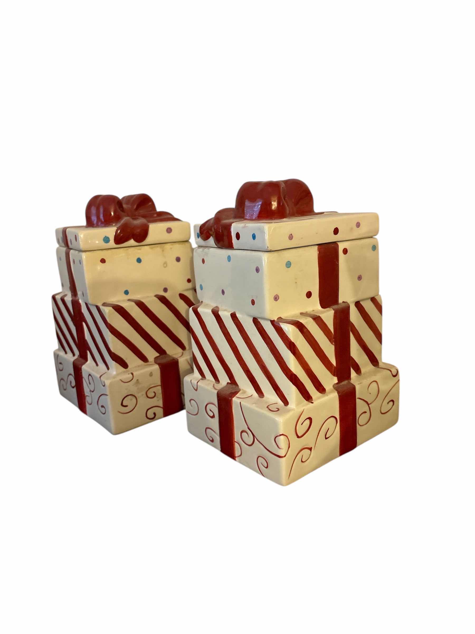 Photo 1 of CERAMIC CHRISTMAS COOKIE JARS SMALL CHIP ON BOW  9”x10”H