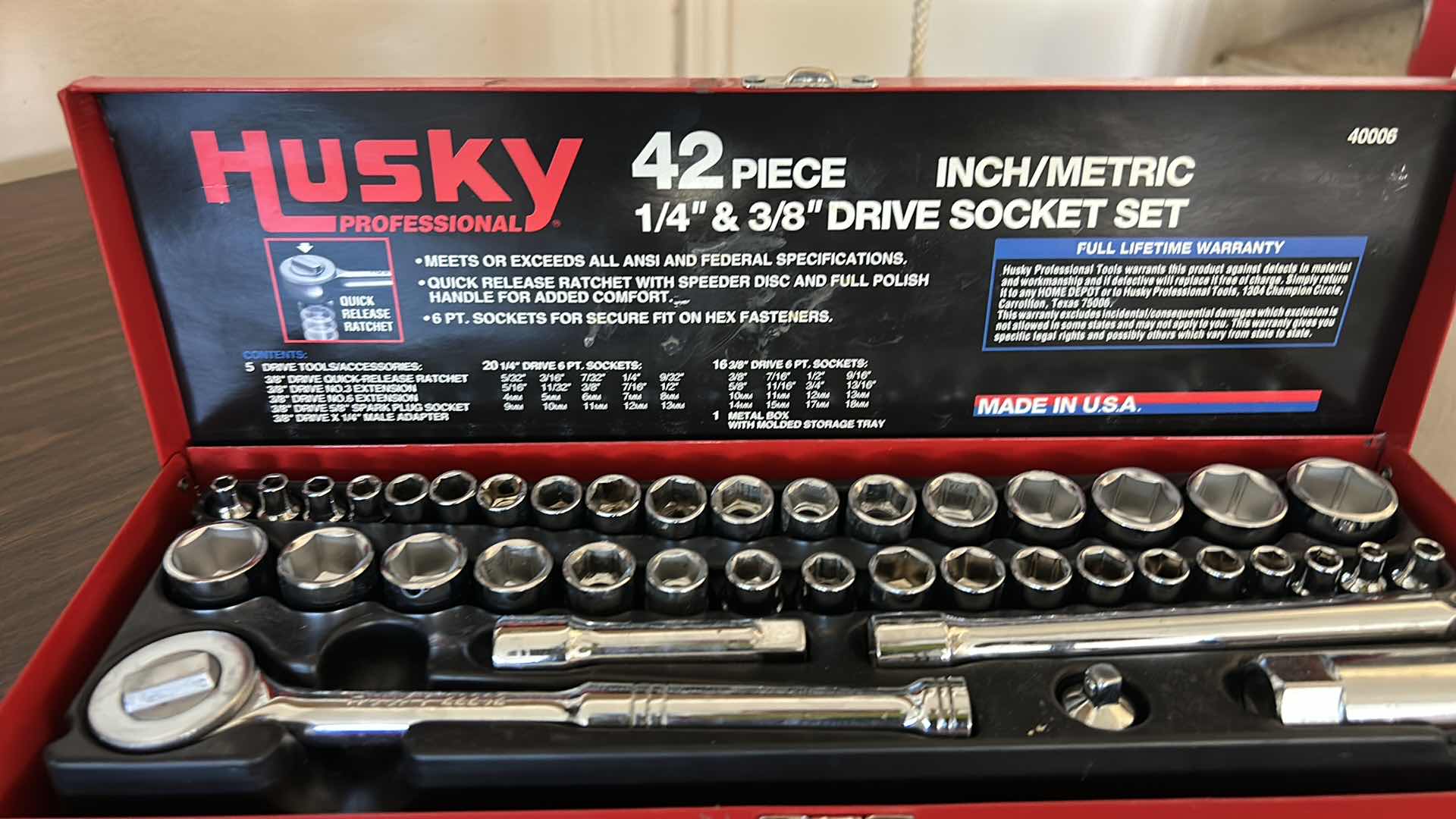 Photo 1 of HUSKY 42 PC INCH/METRIC SOCKET SET