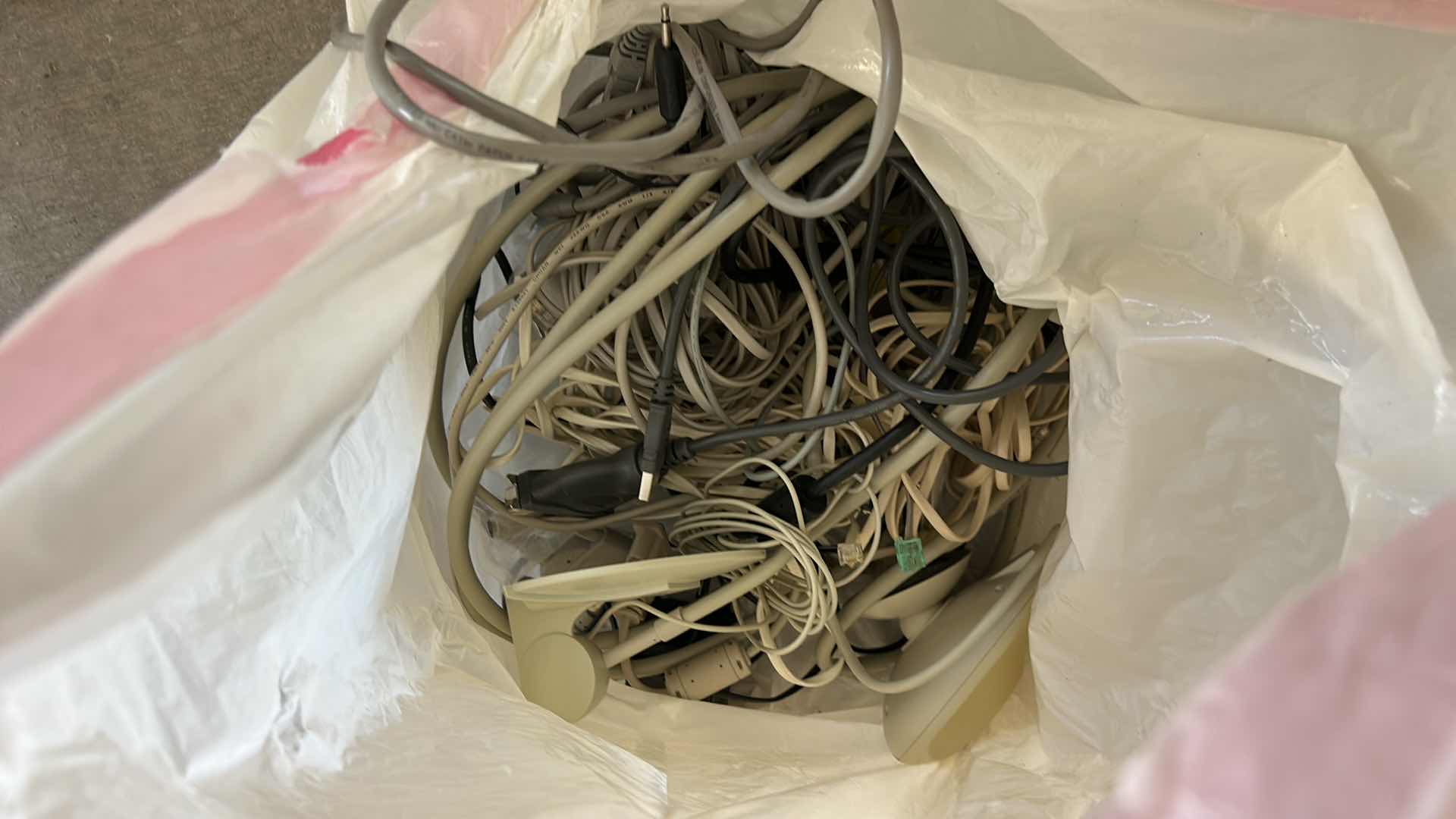 Photo 1 of MICROSOFT GAMING, MICRO INNOVATIONS GAMING, iOMEGA CLIK AND BAG OF CONNECTORS