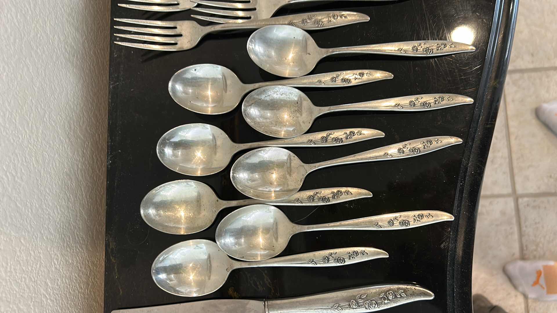 Photo 1 of 39 PC STAINLESS SILVERWARE