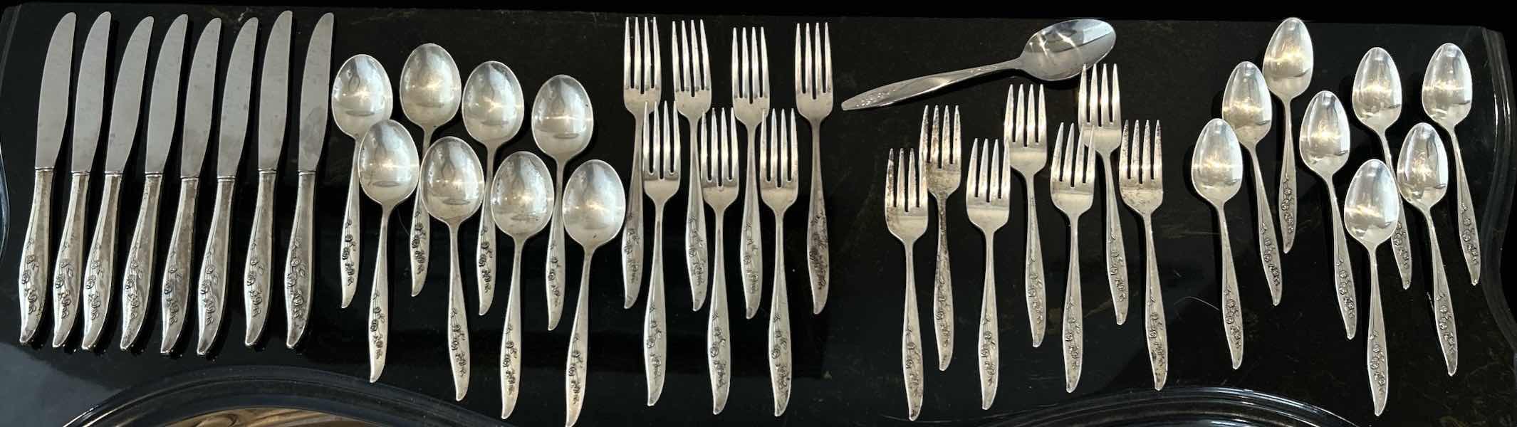 Photo 1 of 39 PC STAINLESS SILVERWARE
