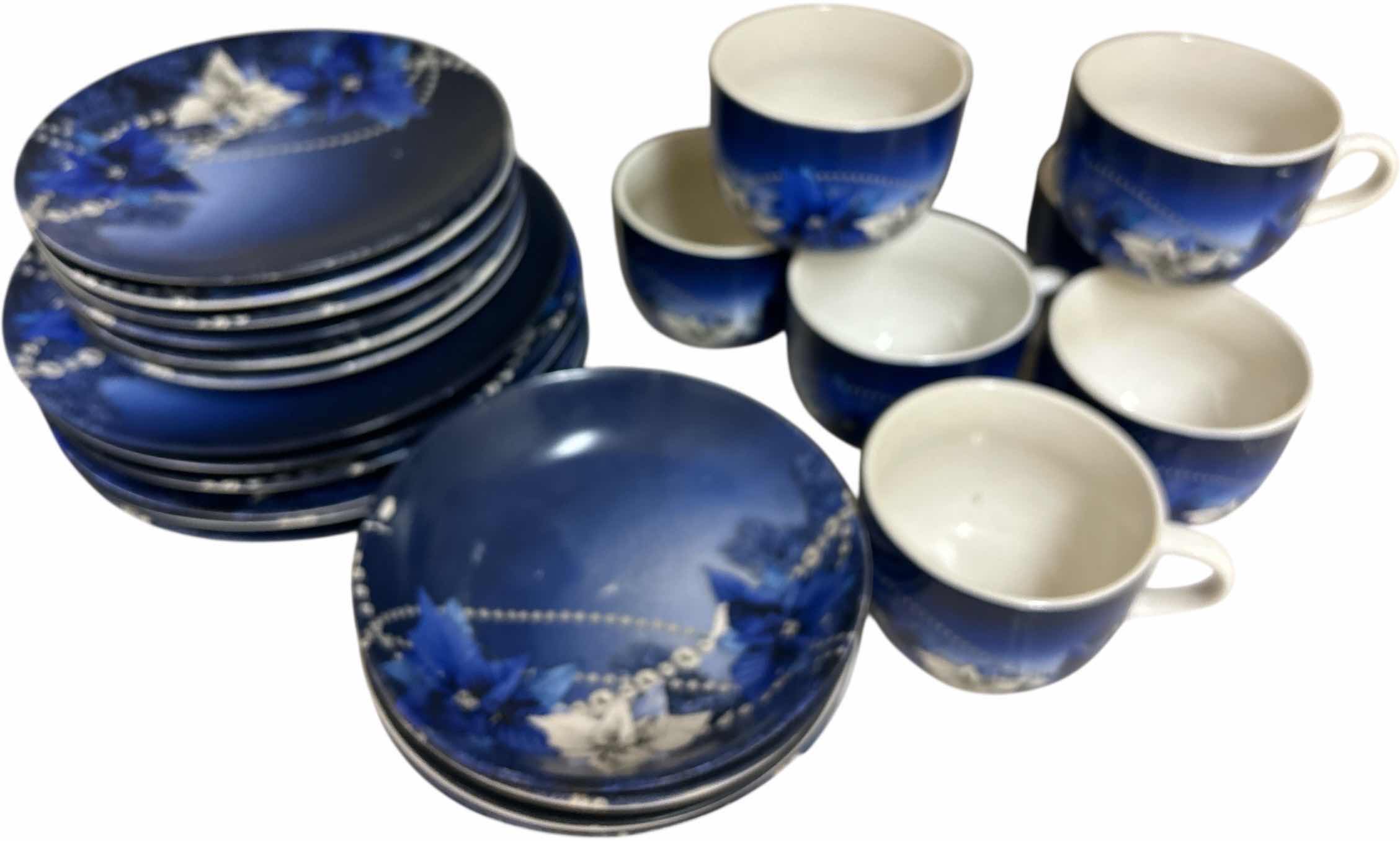 Photo 1 of 23 PC -CHRISTMAS PLATES, BOWLS AND MUGS