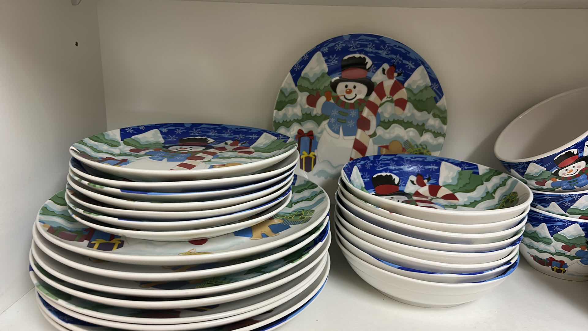 Photo 1 of 32 PC- CHRISTMAS PLATES, BOWLS AND MUGS