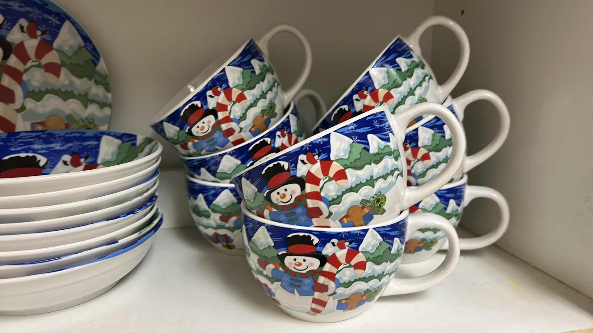 Photo 1 of 32 PC- CHRISTMAS PLATES, BOWLS AND MUGS