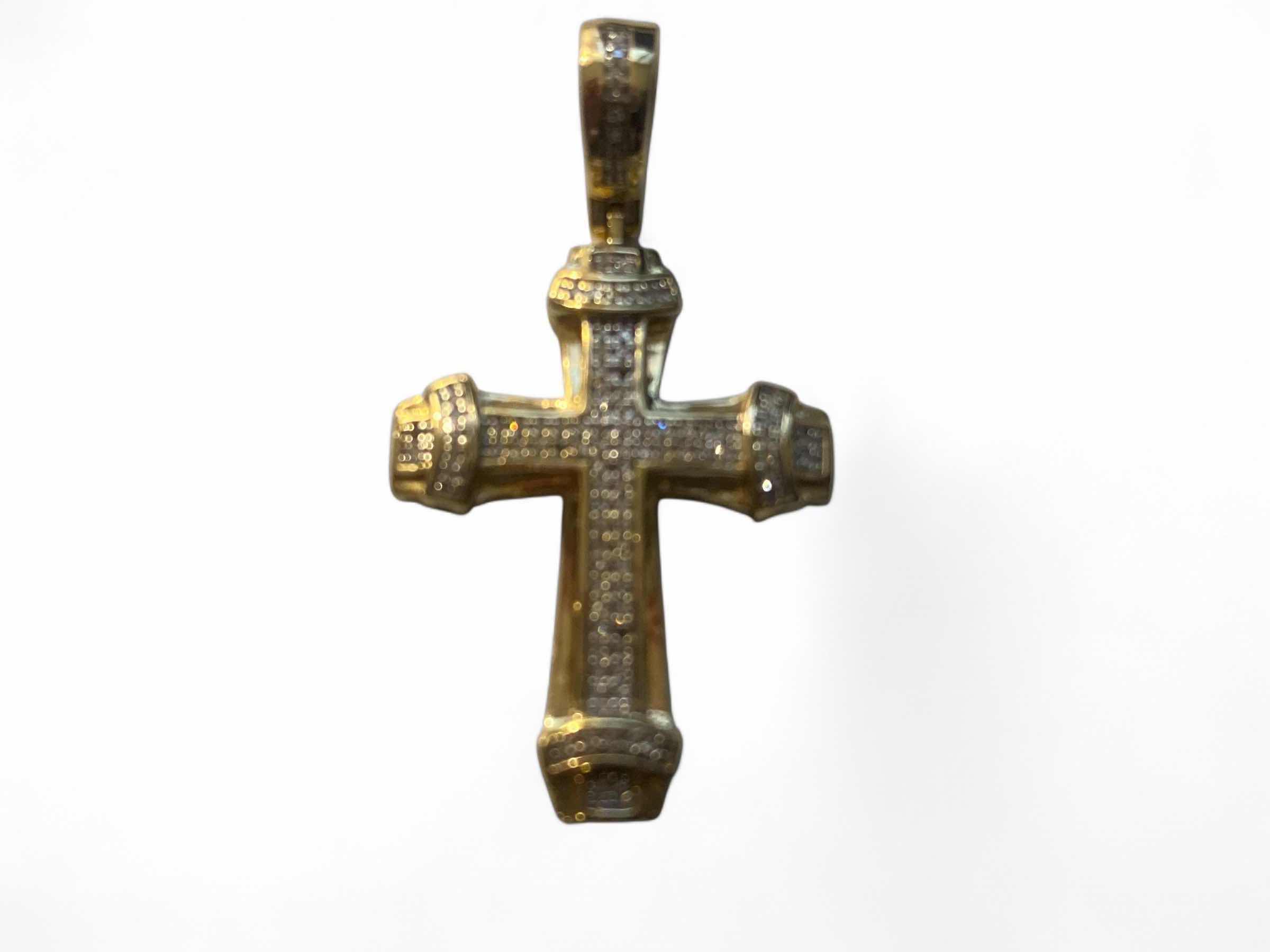 Photo 1 of 10K YELLOW GOLD 0.25ctw DIAMOND CROSS PENDANT 3.6G OVERALL SIZE 1 1/2” #38