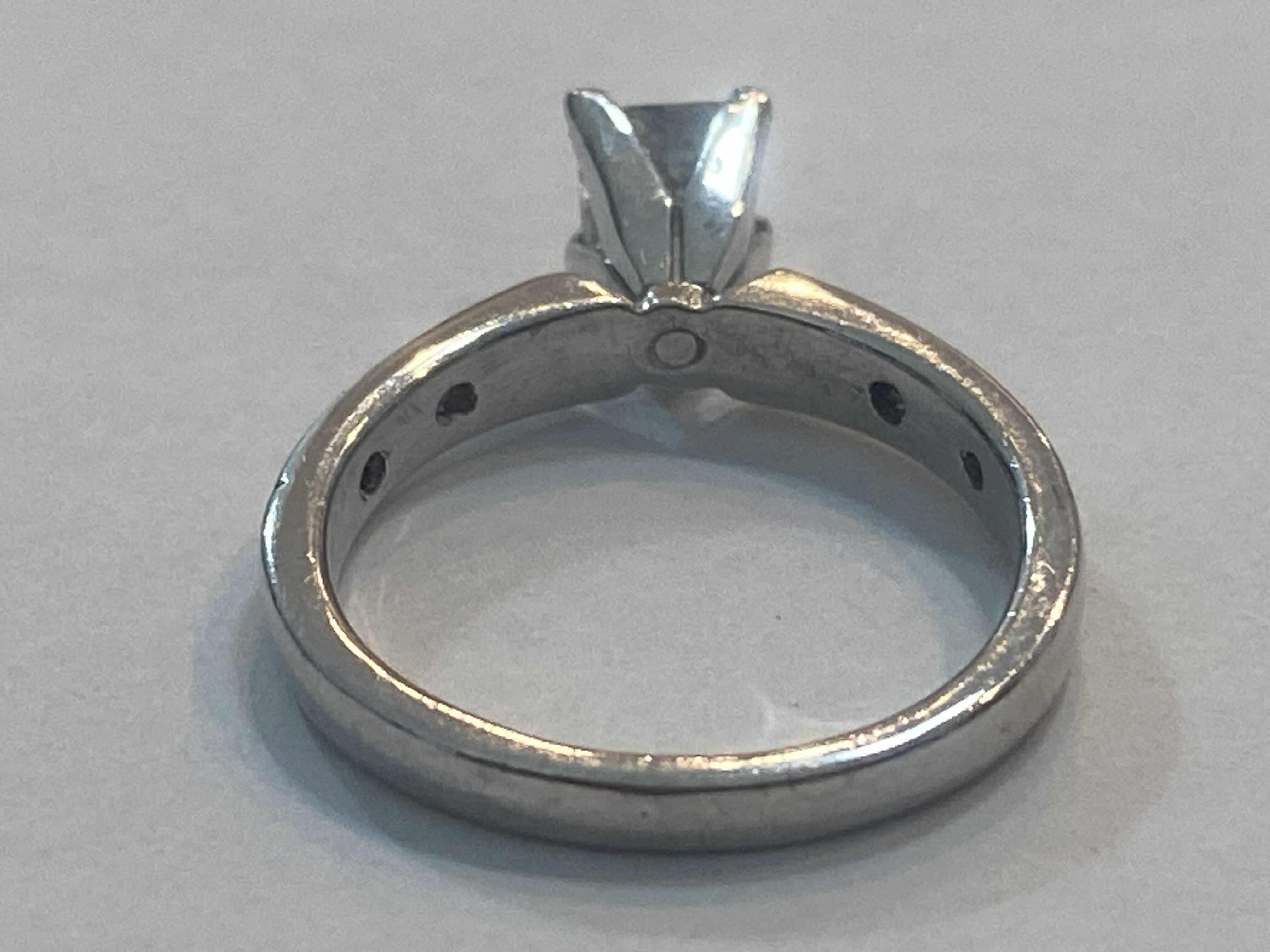 Photo 5 of 14K WHITE GOLD 0.60 PRINCESS CUT DIAMOND RING 3.6G SIZE 5 3/4 #23