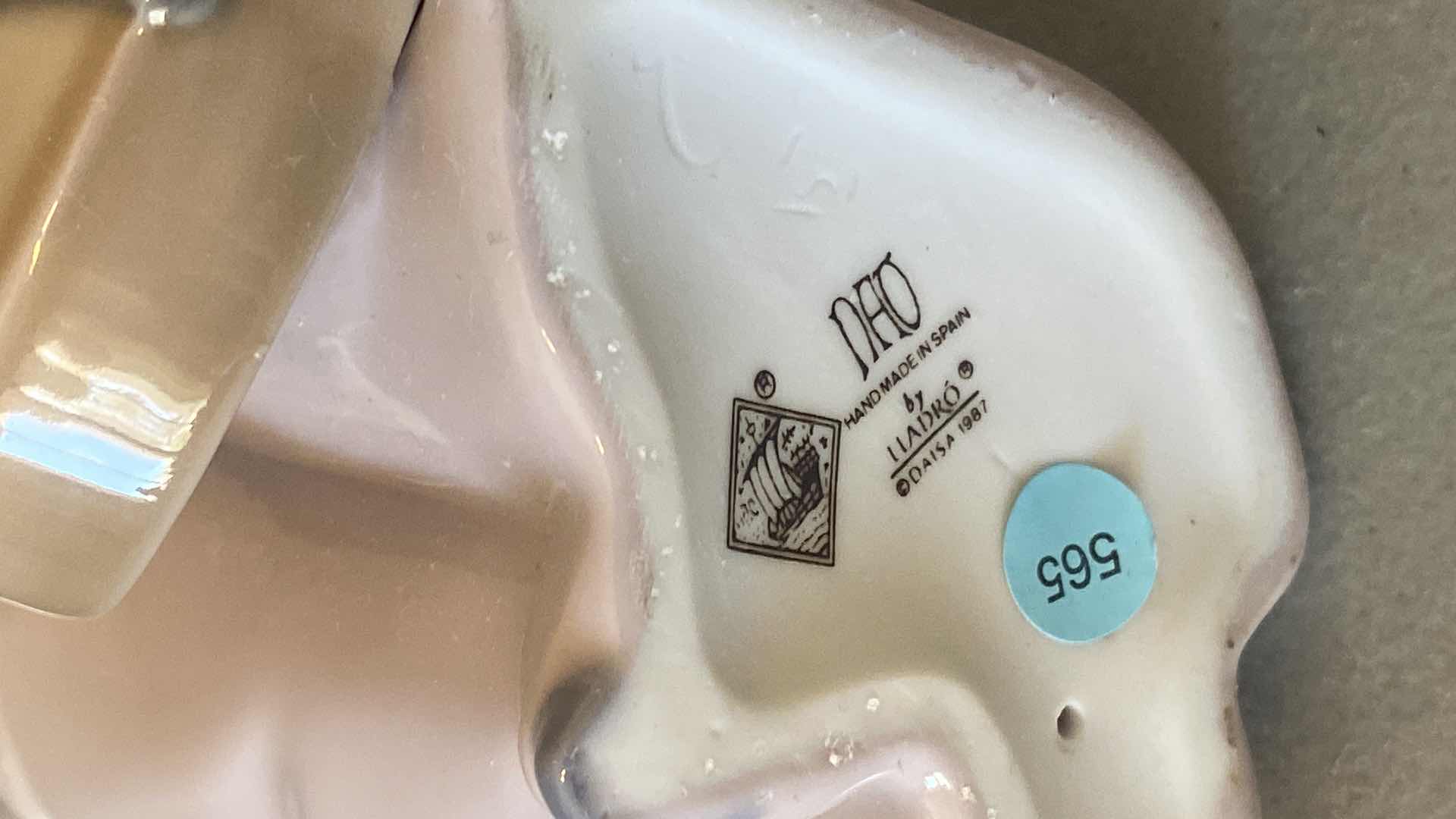 Photo 1 of NAO BY LLADRO PORCELAIN FIGURINE GIRL WITH CELLO H7 1/2”