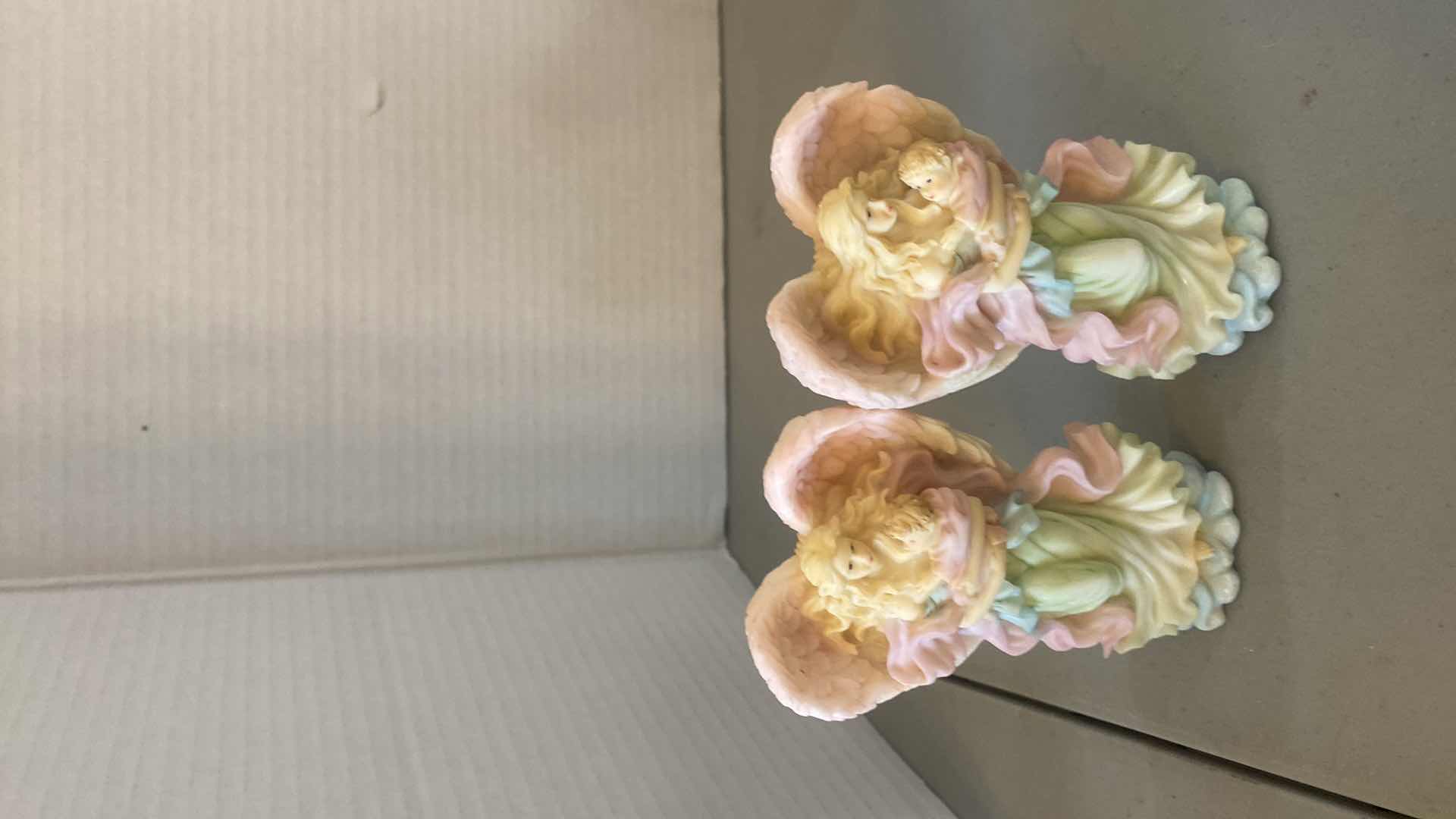 Photo 1 of 1 - DREAMSICLES CAST ART SNGEL H9 1/2” & 2 UNMARKED ANGELS