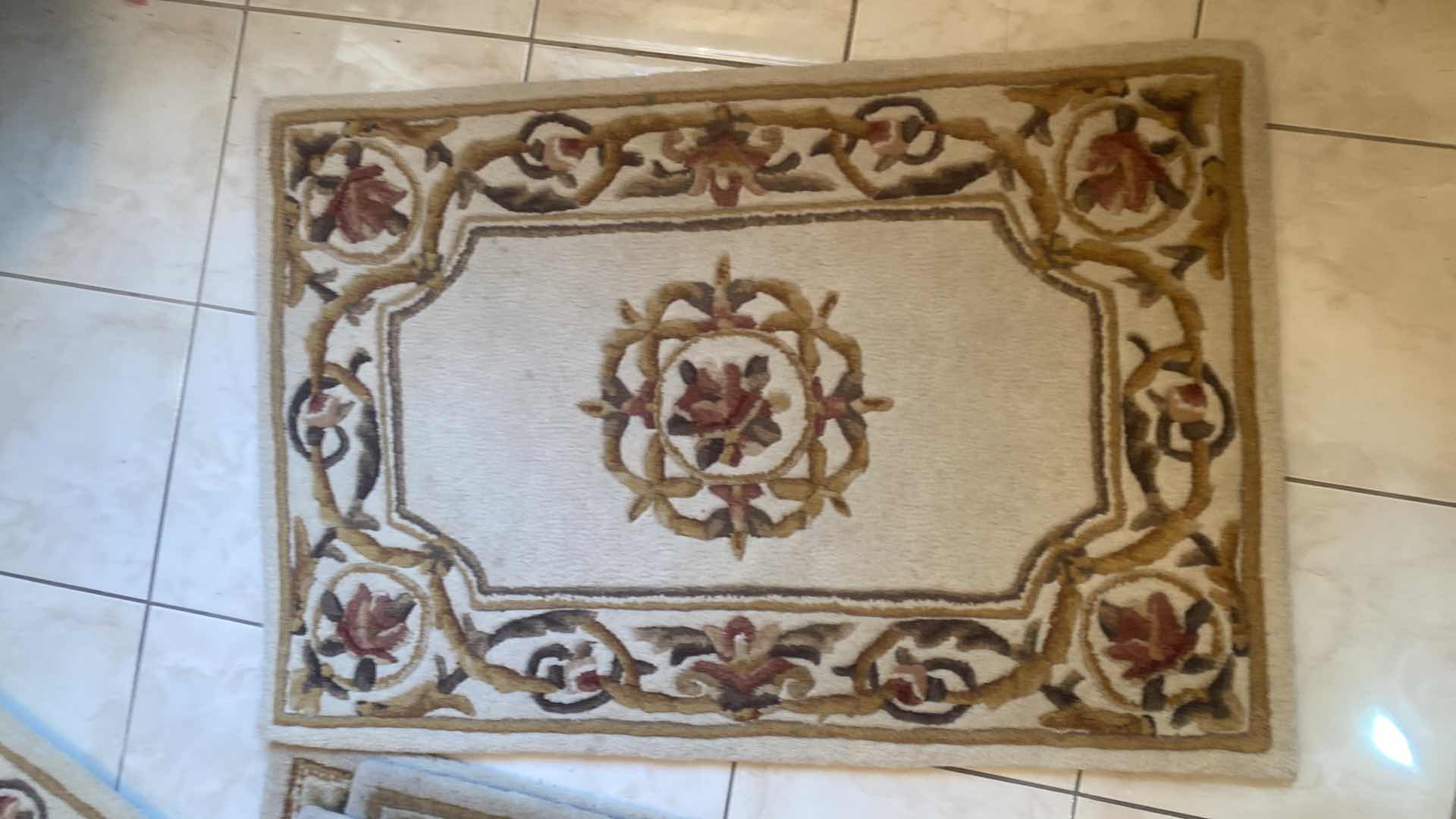 Photo 1 of 3 - MOMENI HARMONY COLLECTION HAND WOVEN WOOL RUGS 2’ x 3’